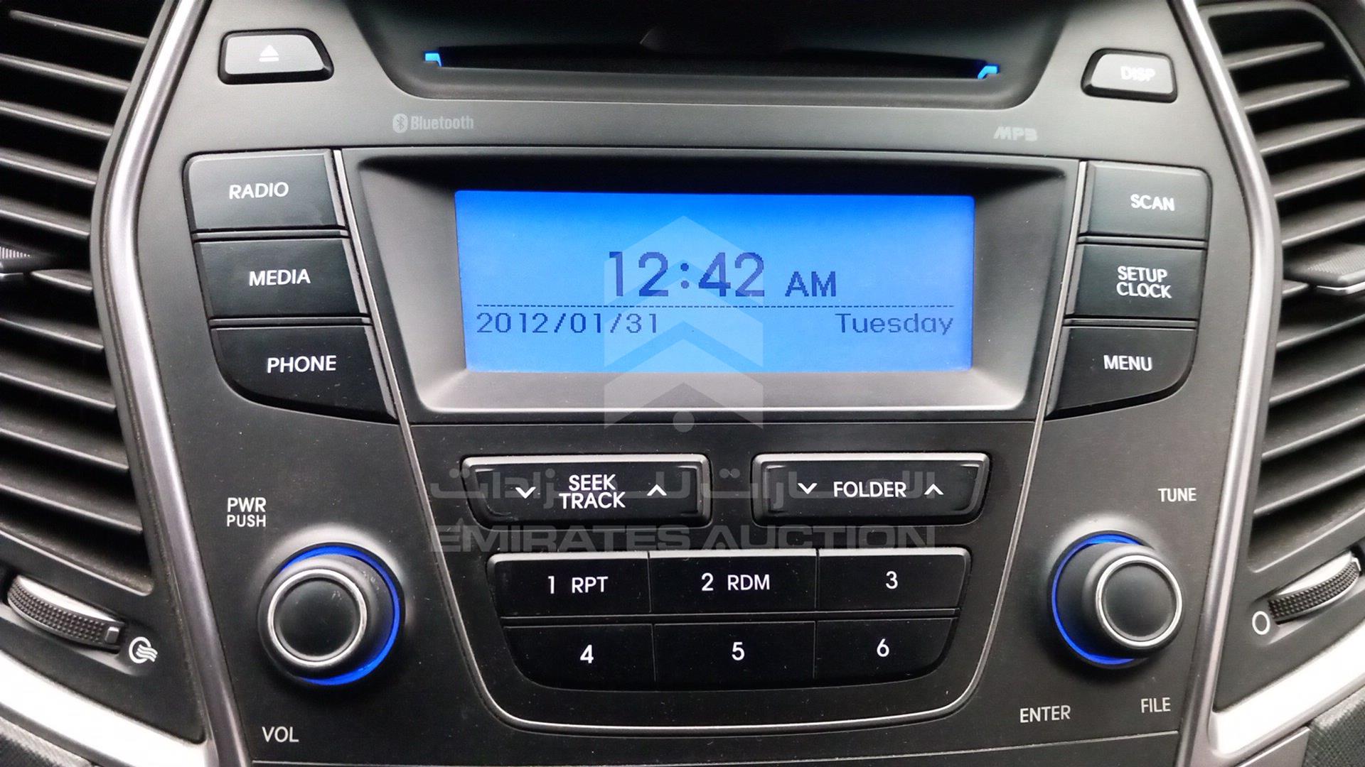 2014 HYUNDAI SANTA FE VIN: KMHSM81E6EU050192