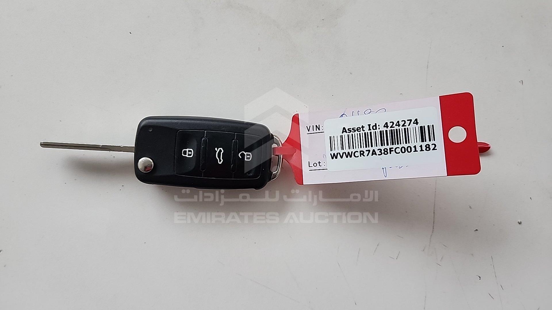2015 VOLKSWAGEN PASSAT VIN: WVWCR7A38FC001182