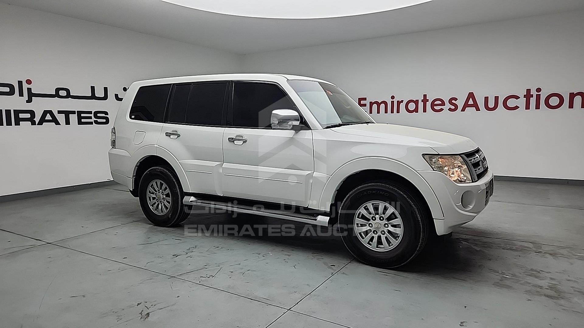2013 MITSUBISHI PAJERO VIN: JMYLRV95WDJ704386