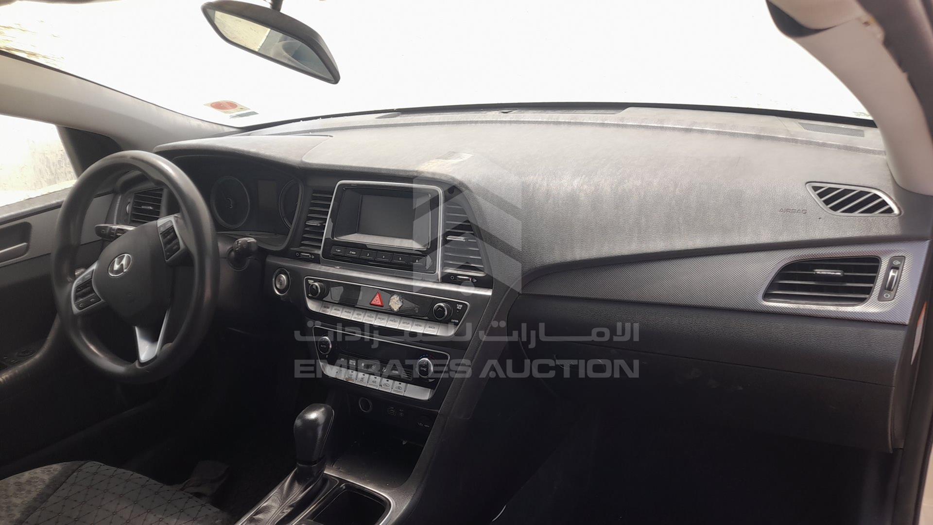 2018 HYUNDAI SONATA VIN: KMHE24136JA082047