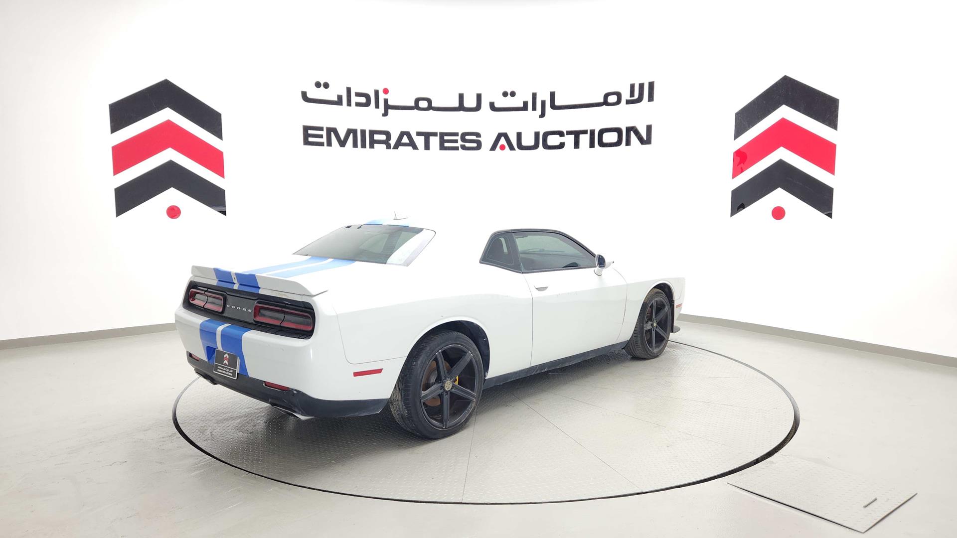 2018 DODGE CHALLENGER VIN: 2C3CDZBT2JH182900