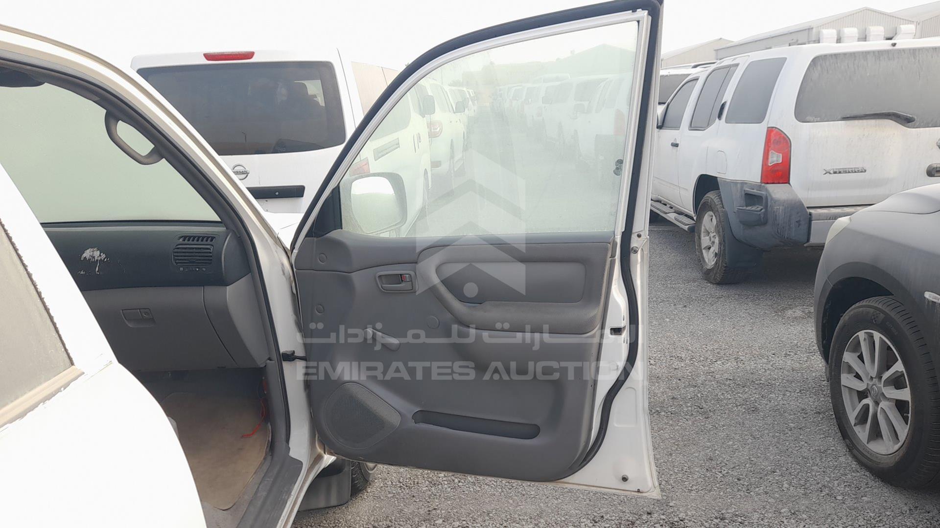 2007 TOYOTA LAND CRUISER VIN: JTGHJ01J273011004
