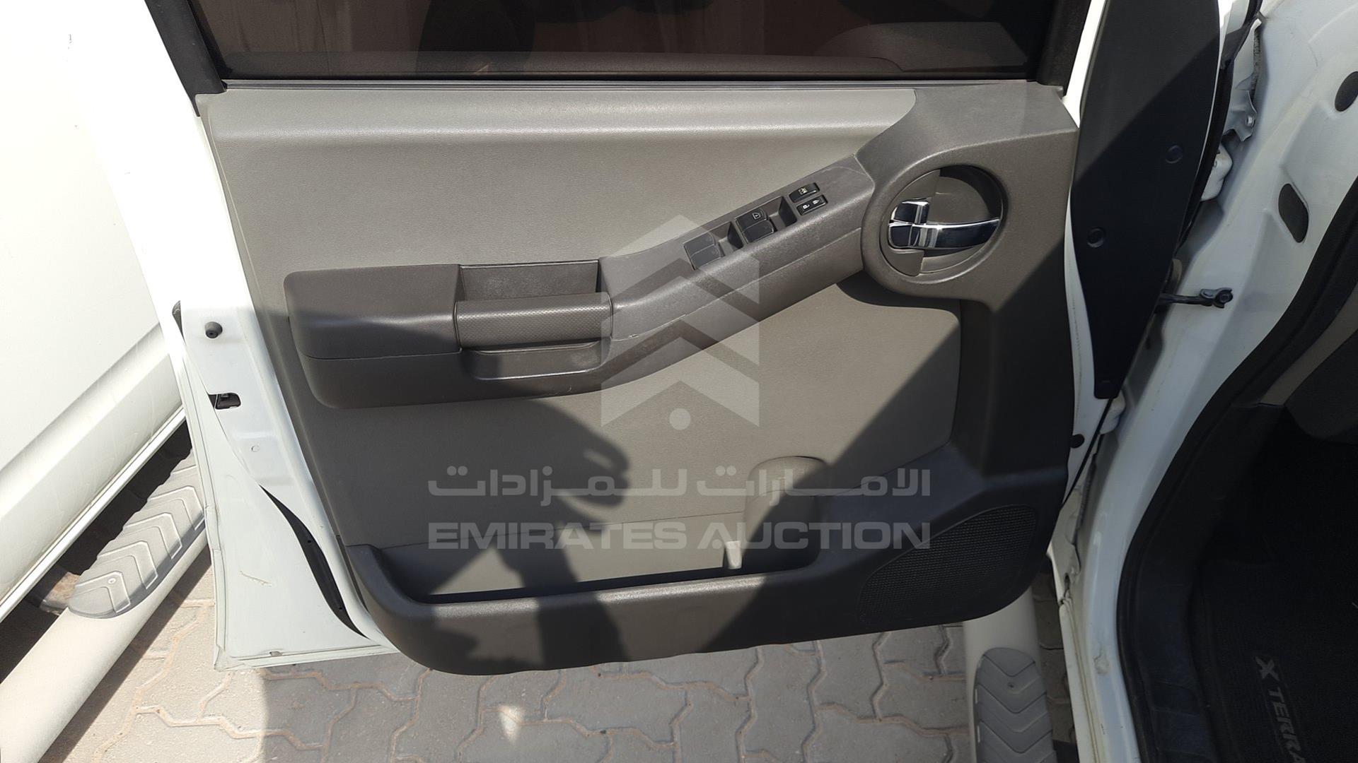 2014 NISSAN XTERRA VIN: 5N1AN0N67EN801341