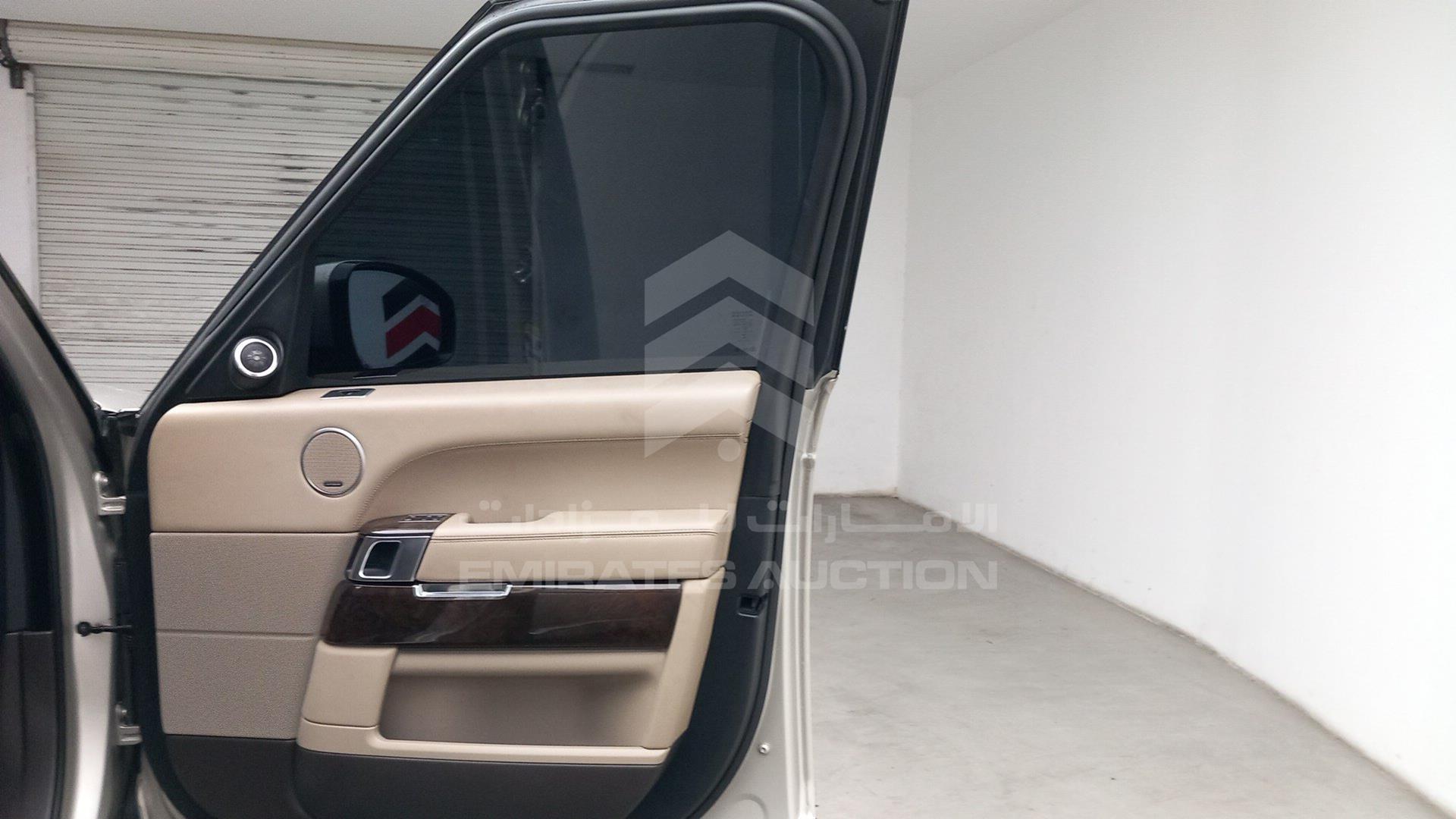 2014 RANGE ROVER VOGUE VIN: SALGA2EF7EA168832