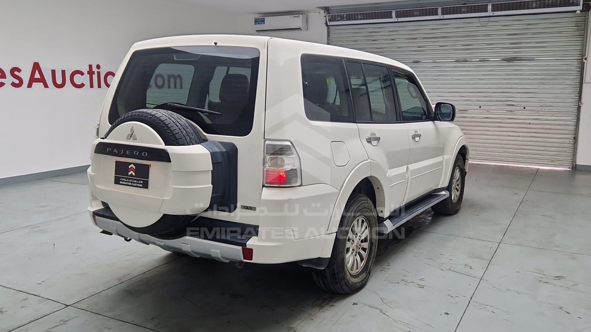 2011 MITSUBISHI PAJERO VIN: JMYLRV95WBJ708816