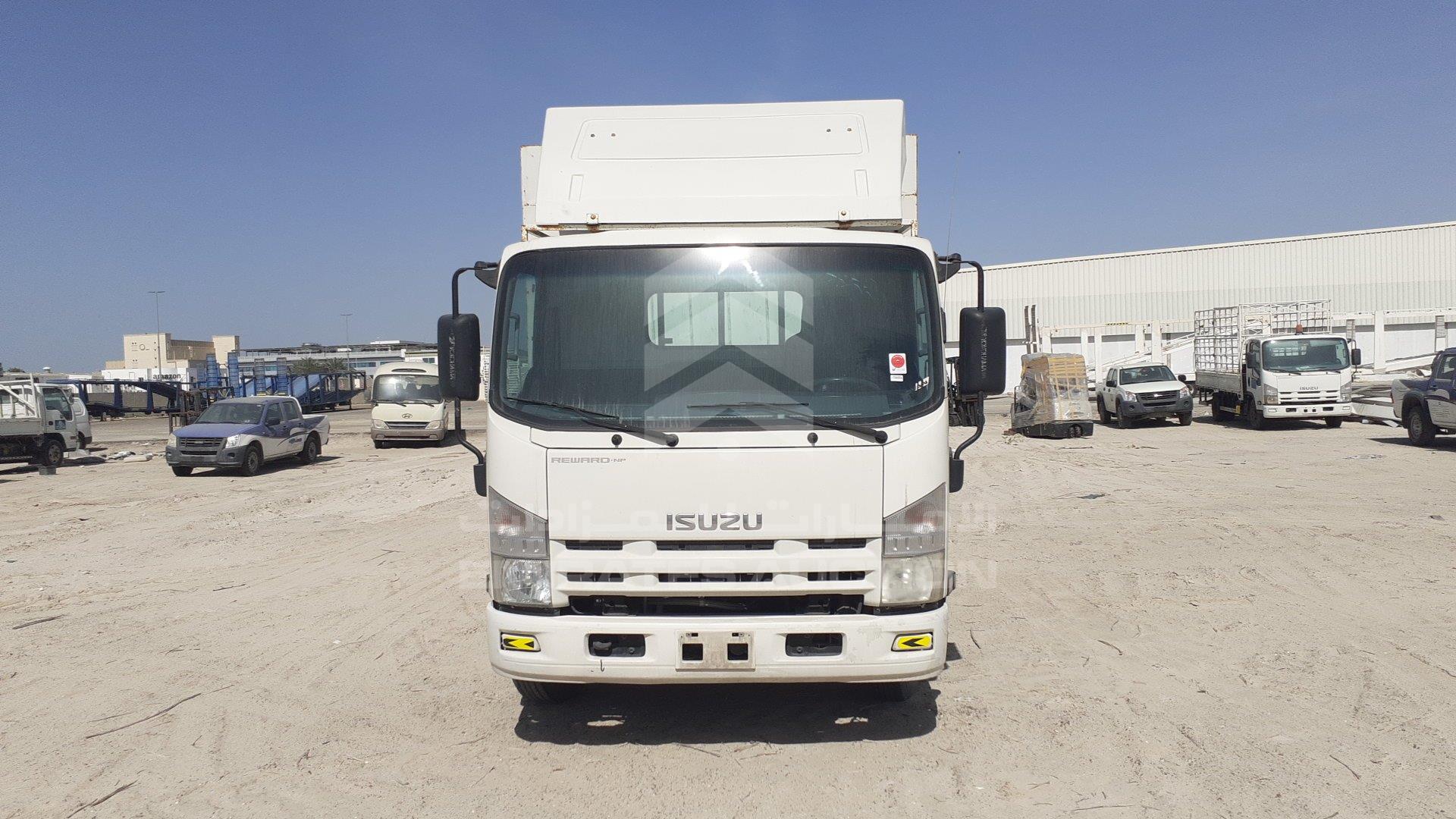 JAMKP34T4E7P11154 - 2014 Isuzu Reward NP - #undefined