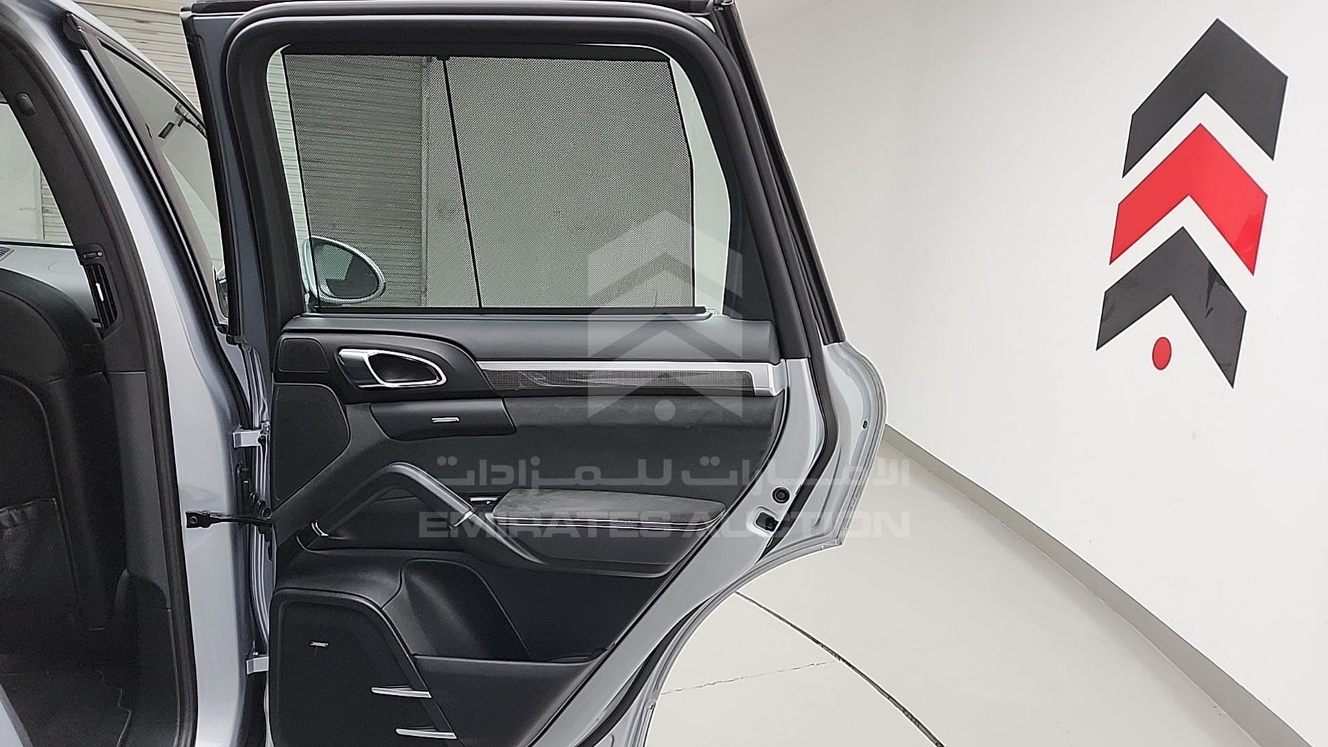 2016 PORSCHE CAYENNE VIN: WP1ZZZ92ZGLA72836