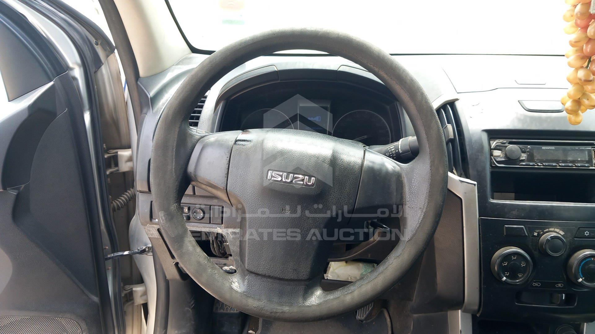 2015 ISUZU D-MAX VIN: MPAEL3317FT013569