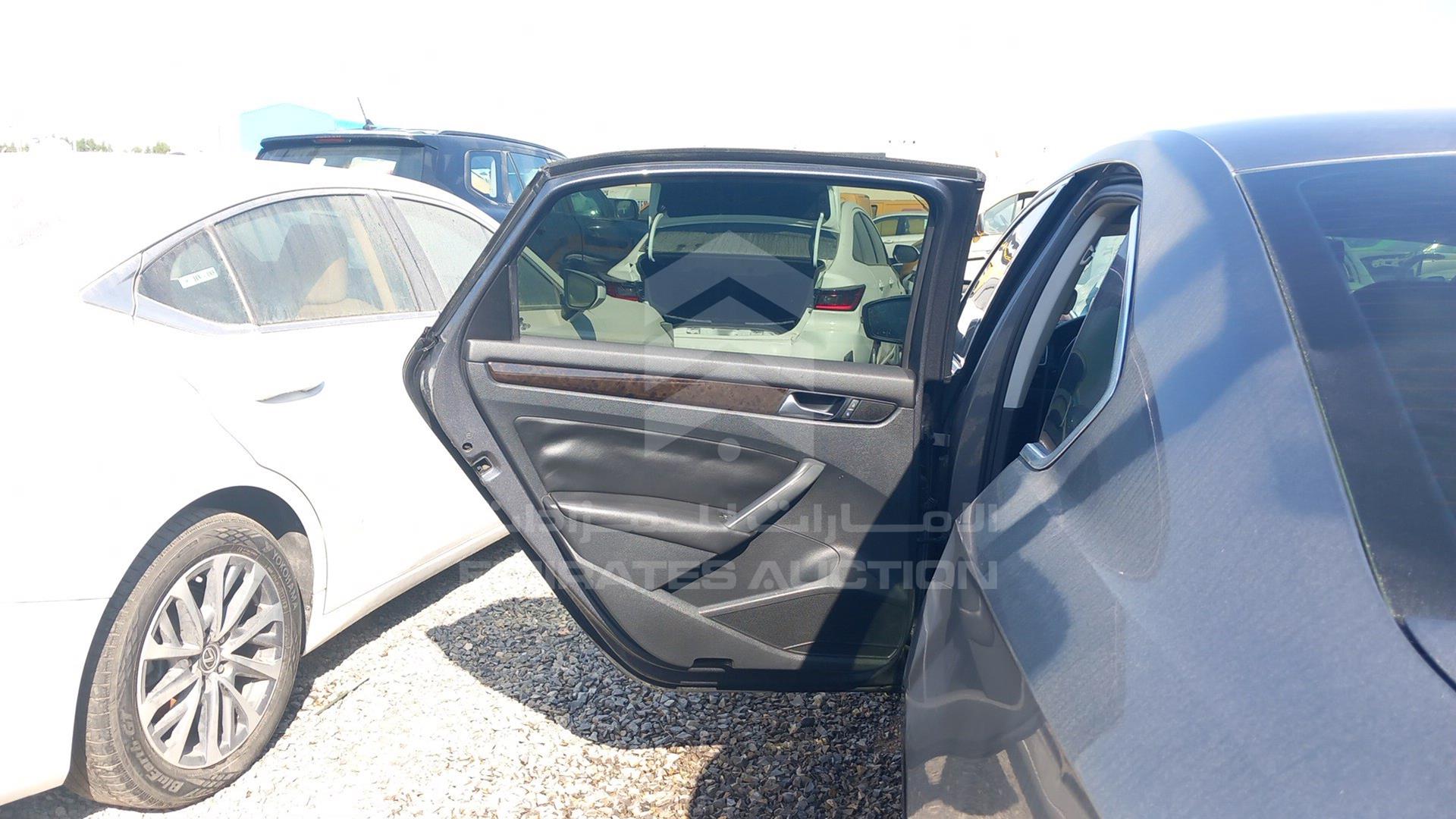 2015 VOLKSWAGEN PASSAT VIN: WVWCR7A37FC001349