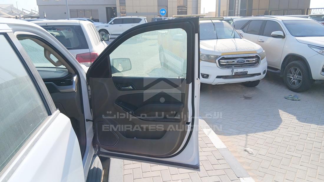 2019 Chevrolet Suburban — Front Right Door — Photo 25
