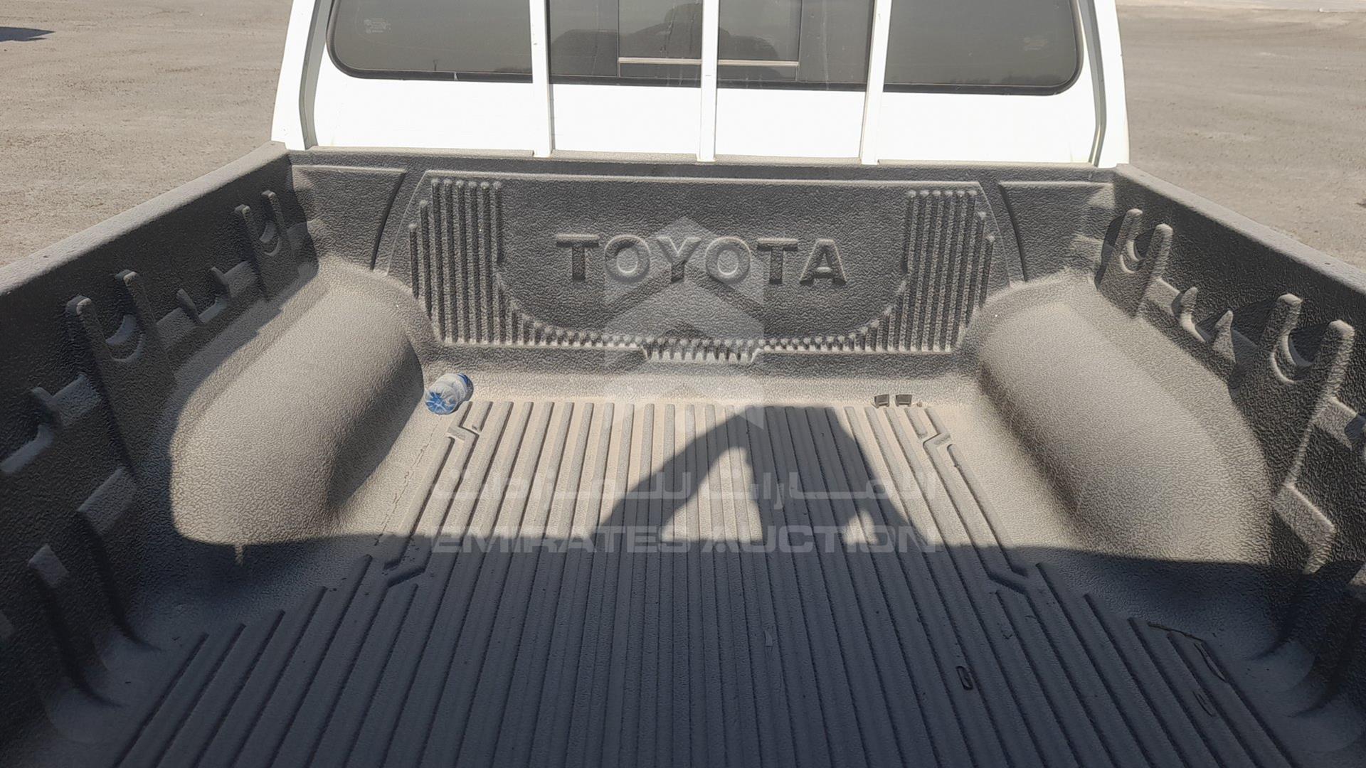 2014 TOYOTA HILUX VIN: MR0EX12GXE2346815