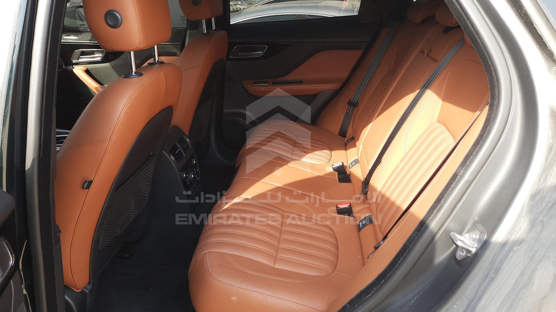 2017 JAGUAR F-PACE VIN: SADCA2BV8HA091687