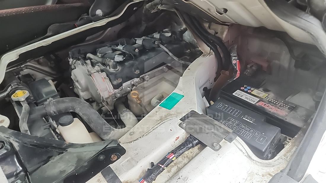 2014 Nissan Urvan — Engine Bay — Photo 22