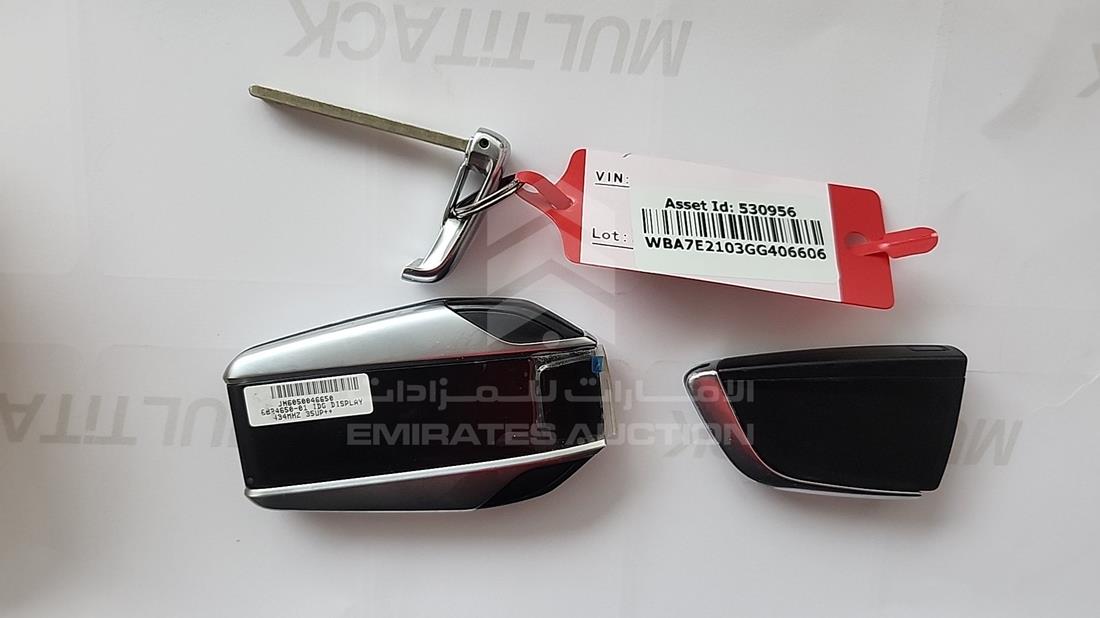 2016 BMW 740 LI — Keys — Photo 7