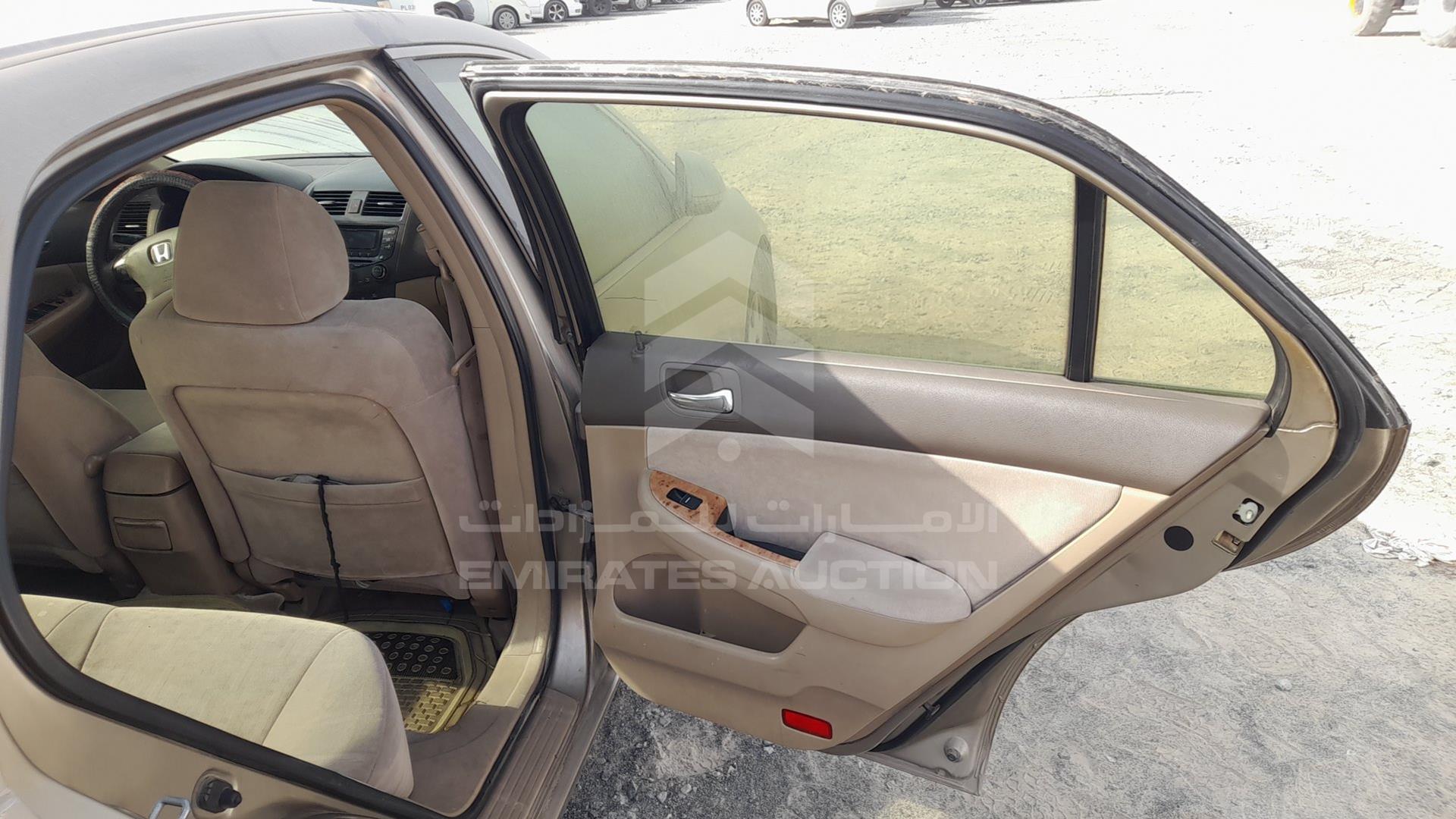 2005 HONDA ACCORD VIN: JHMCM56715C401032