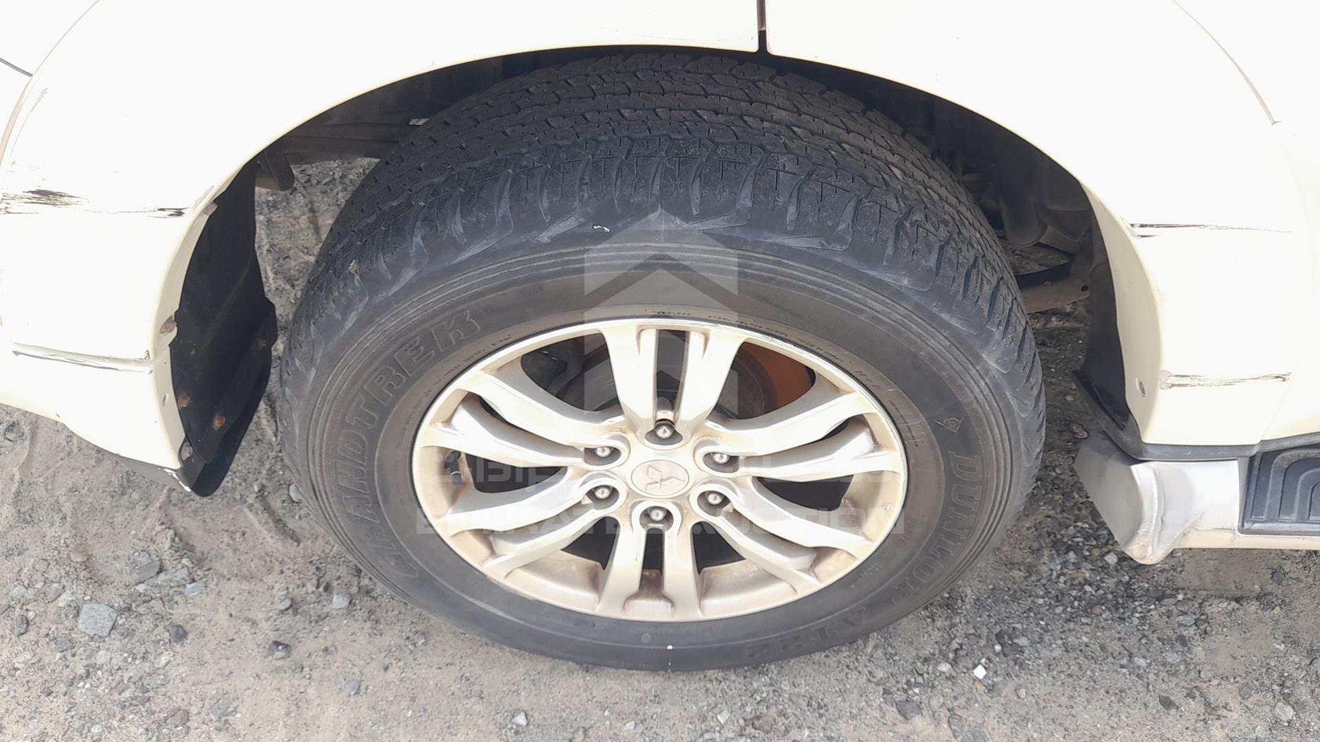 2013 MITSUBISHI PAJERO VIN: JMYLYV97WDJ704803