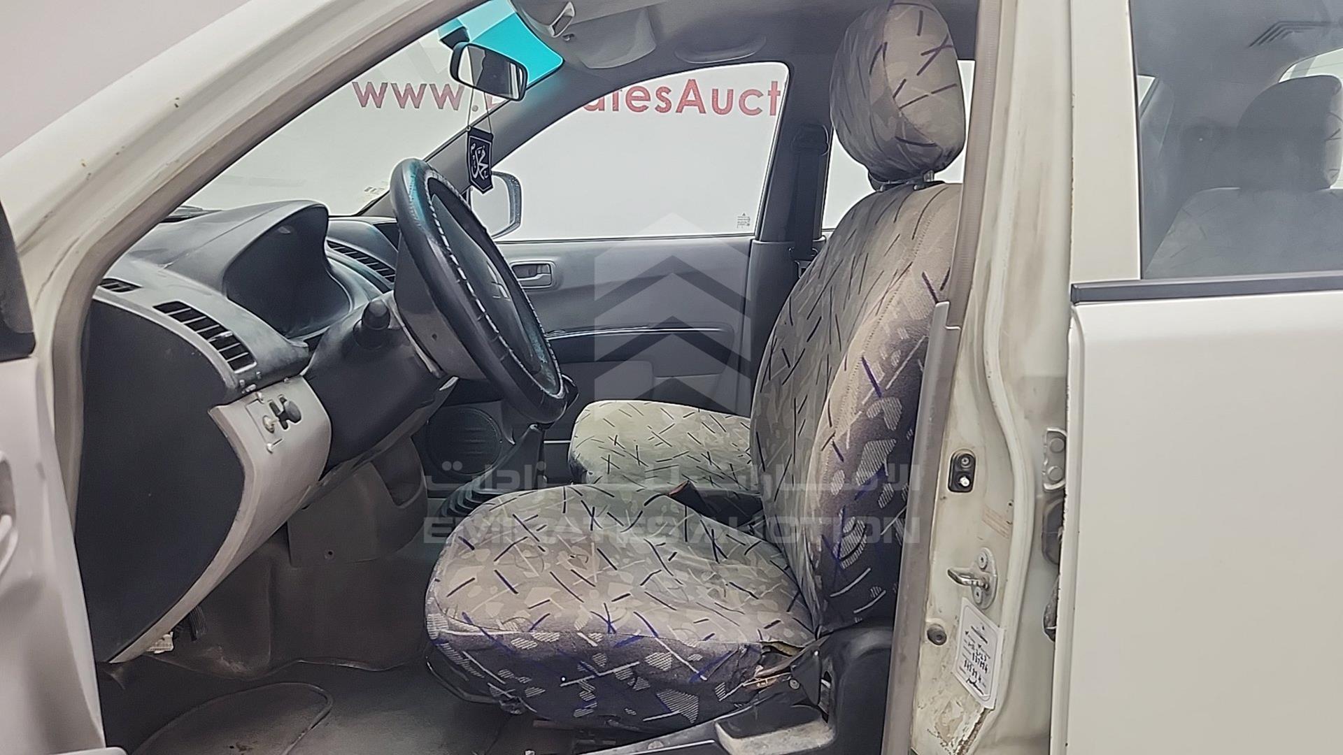 2011 MITSUBISHI L 200 VIN: MMBJNKA50BD020626
