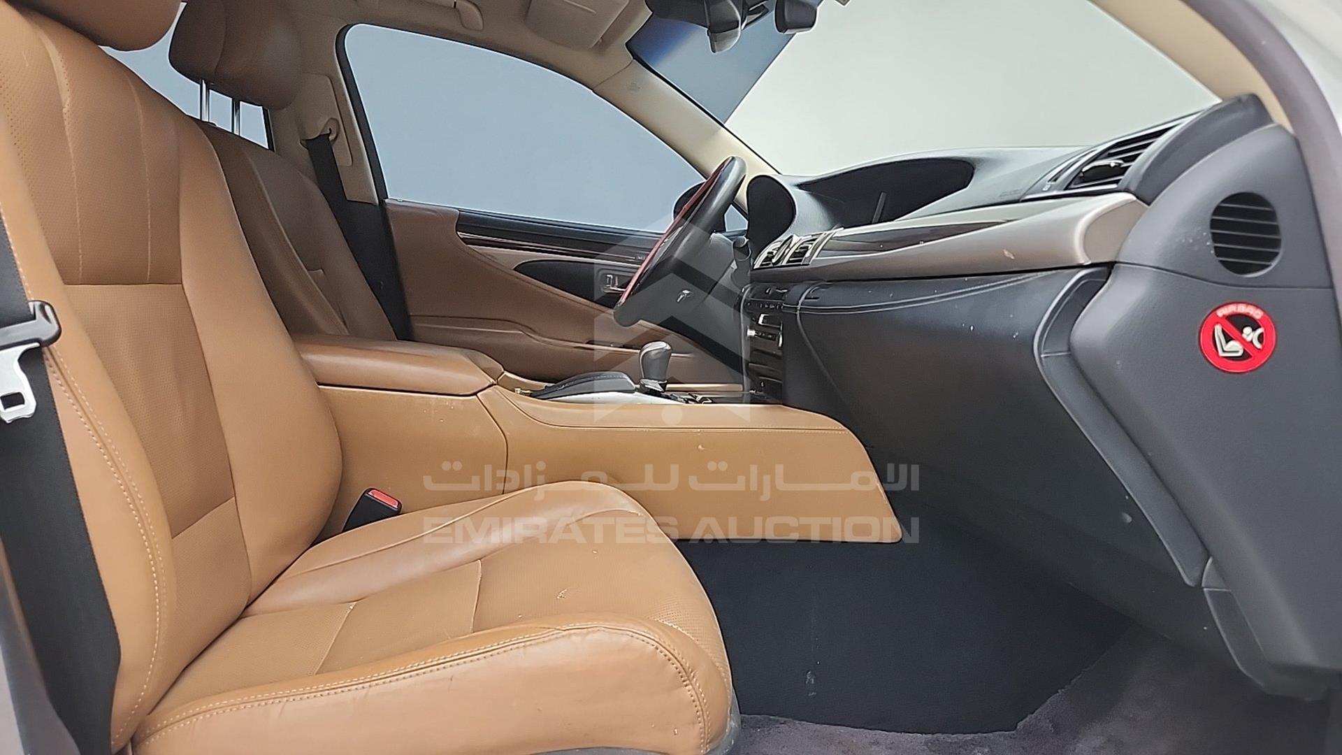 2014 LEXUS LS 460 L VIN: JTHGL46F8E5050906