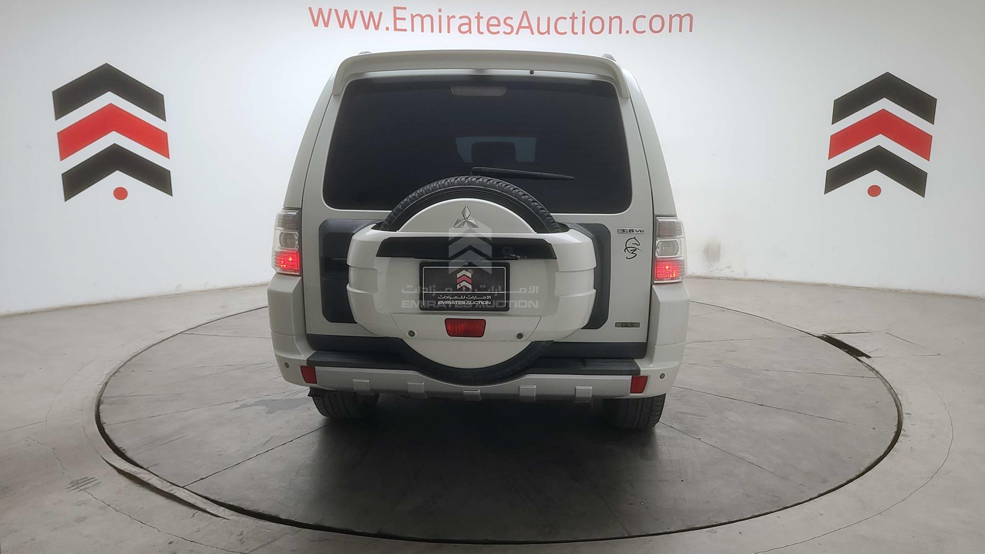 2011 MITSUBISHI PAJERO VIN: JMYLV97WB706495