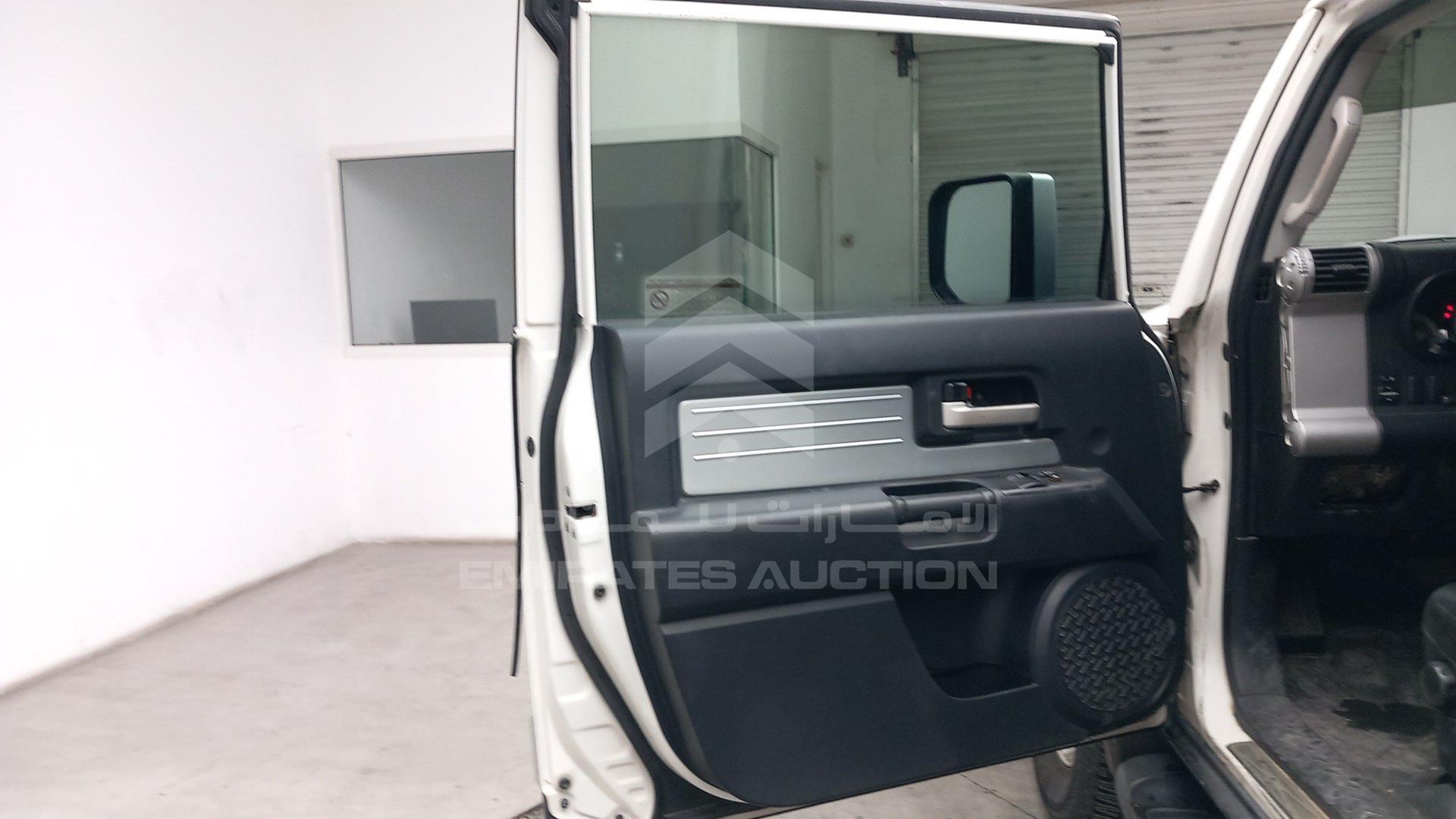 2010 TOYOTA FJ CRUISER VIN: JTEBU11F7AK087211