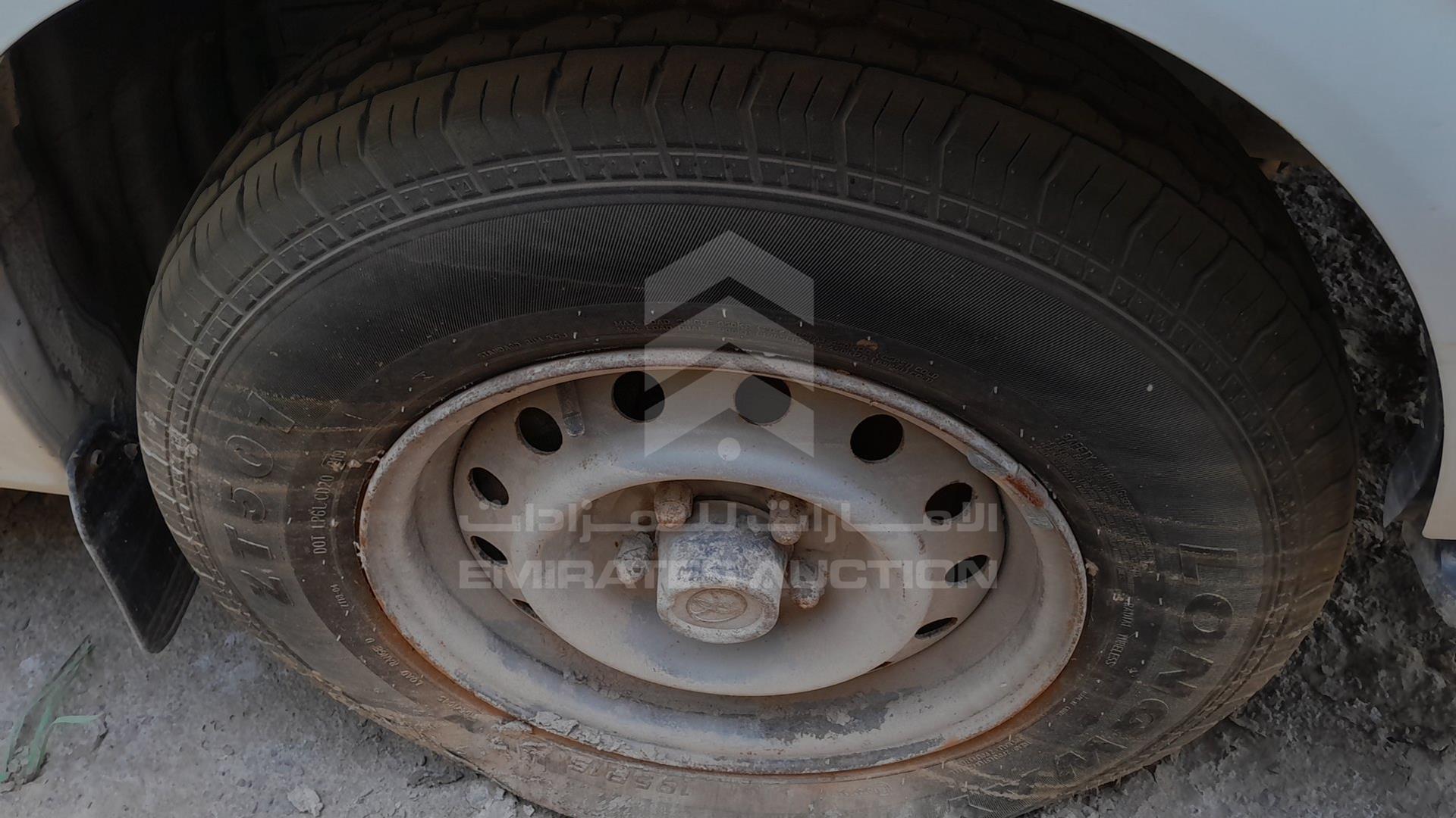2003 TOYOTA HIACE VIN: JT4ZR119537010325