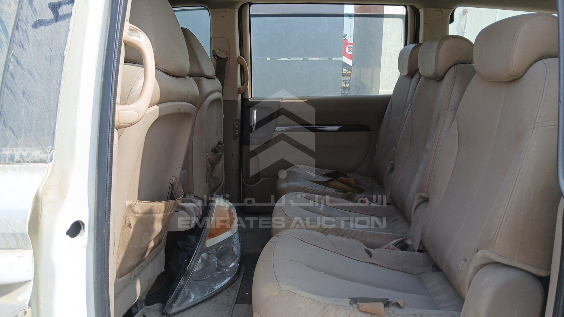 2011 KIA CARNIVAL VIN: KNAMH8176B6368474