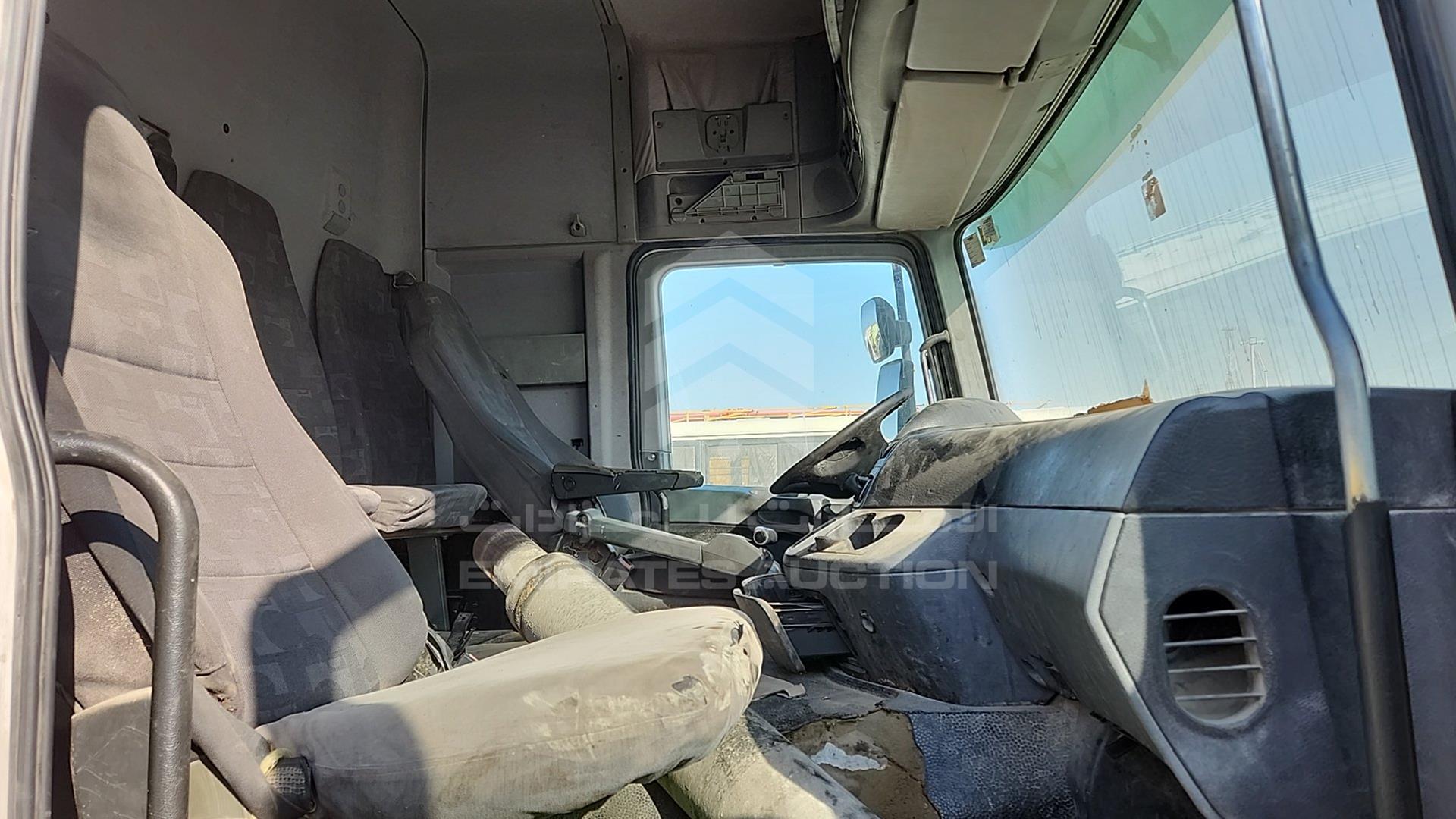 2008 MERCEDES ACTROS VIN: WDAKHCAA98L280332