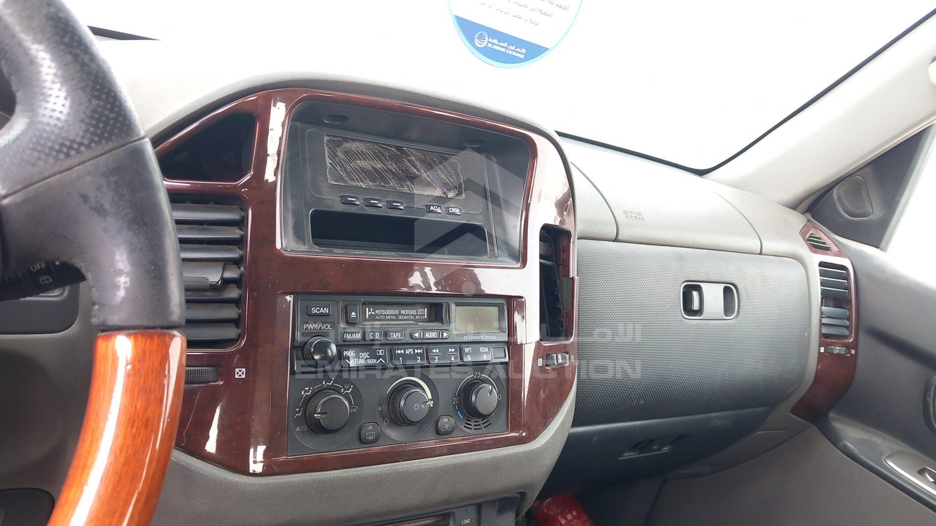 2006 MITSUBISHI PAJERO VIN: JMYLRV73W6J704329