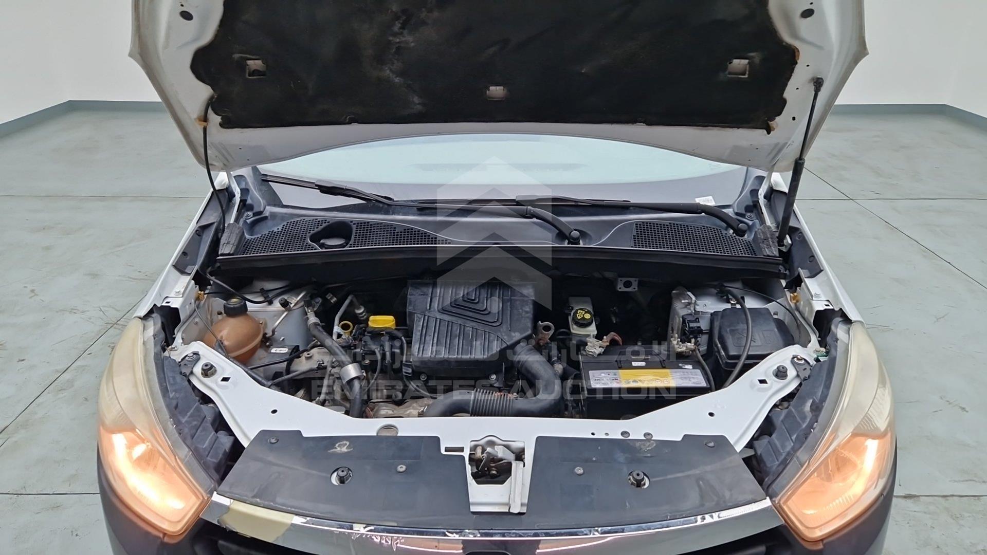 2017 RENAULT DOKKER VIN: VF18SRB46HG533781