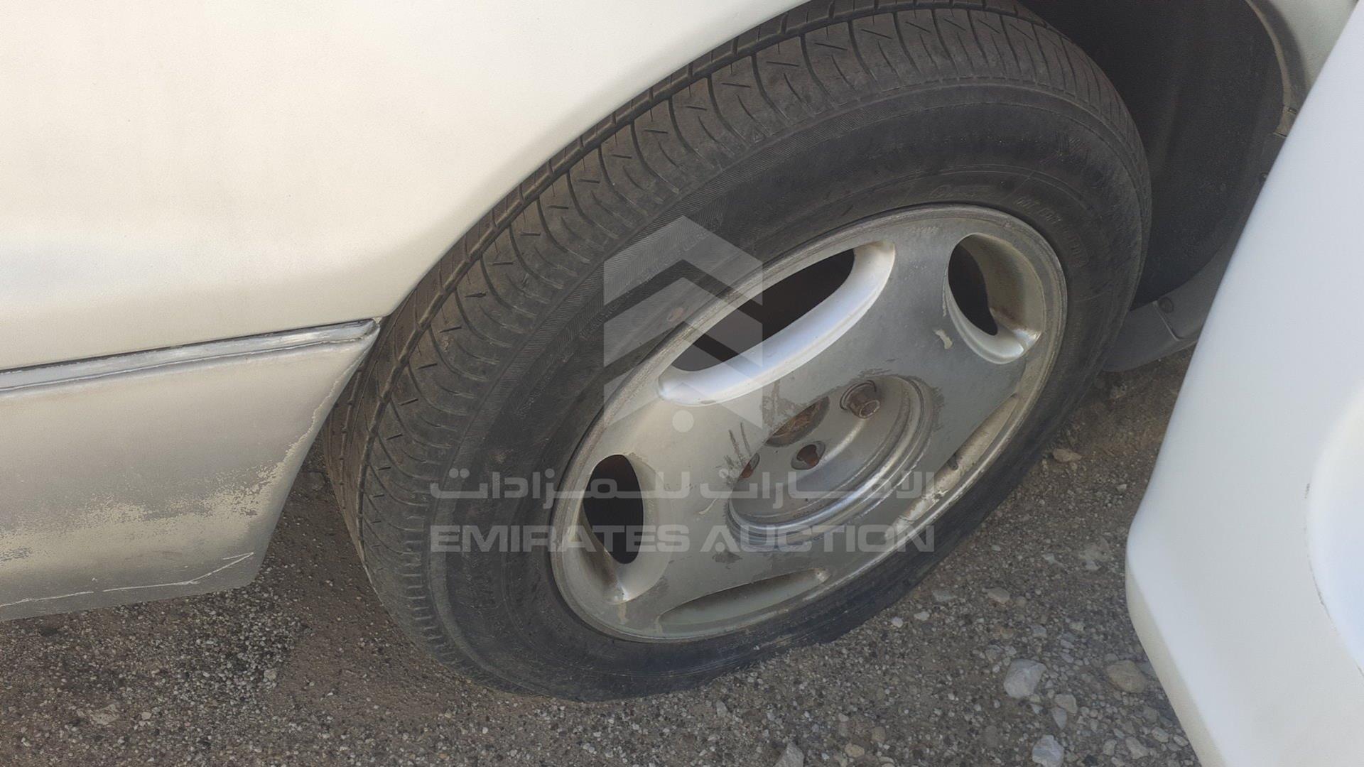 1999 LEXUS LS400 VIN: JT153UF2000007529