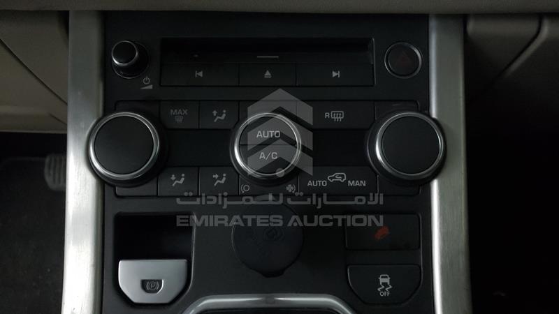 SALVA2BG4FH967657 Auction: EmiratesAuction Lot: 405169 SALVA2BG4FH967657 Range Rover Evoque 2015 WHITE Photo 16