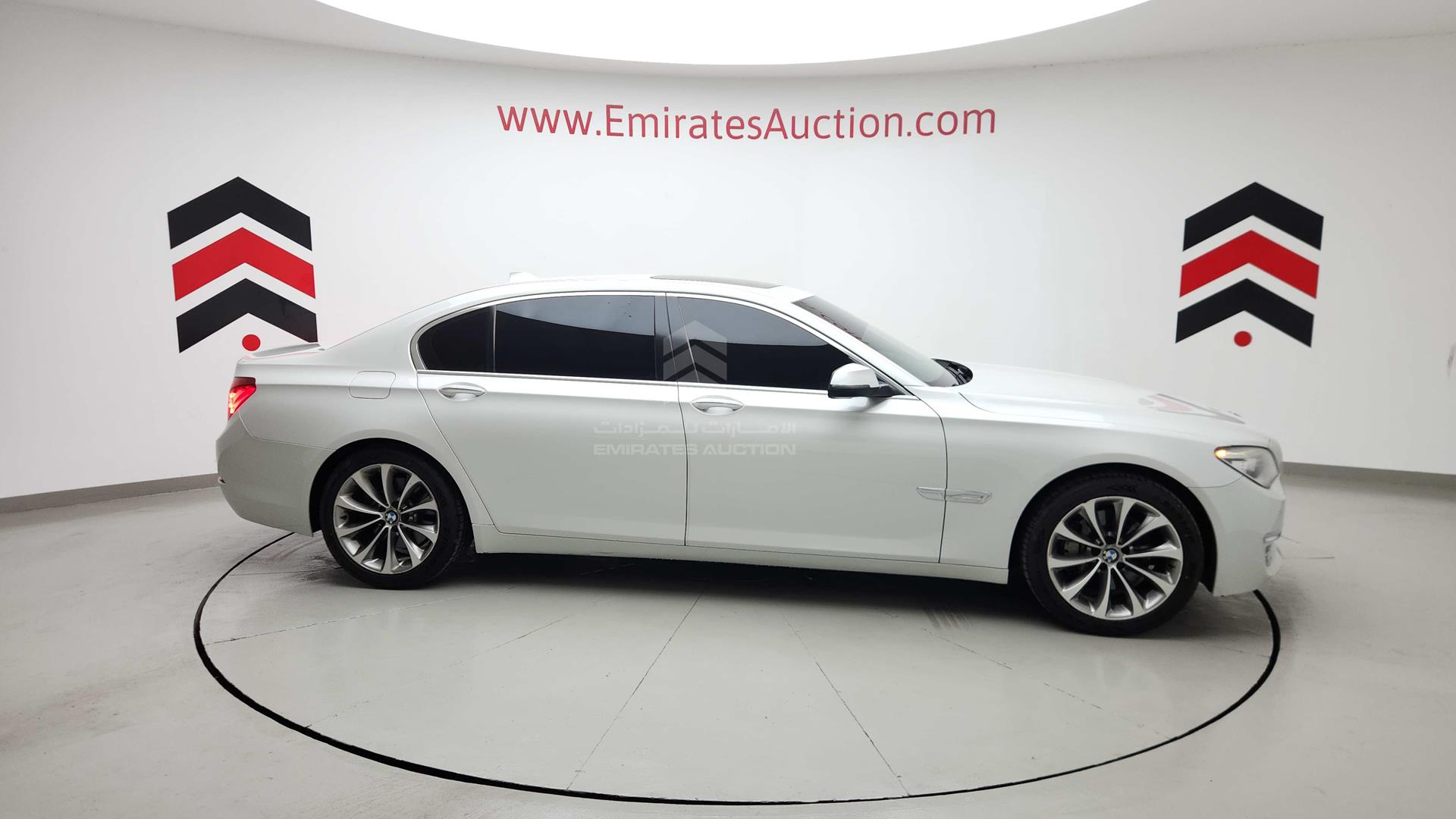 2015 BMW 730 VIN: WBAYE2105FD837047