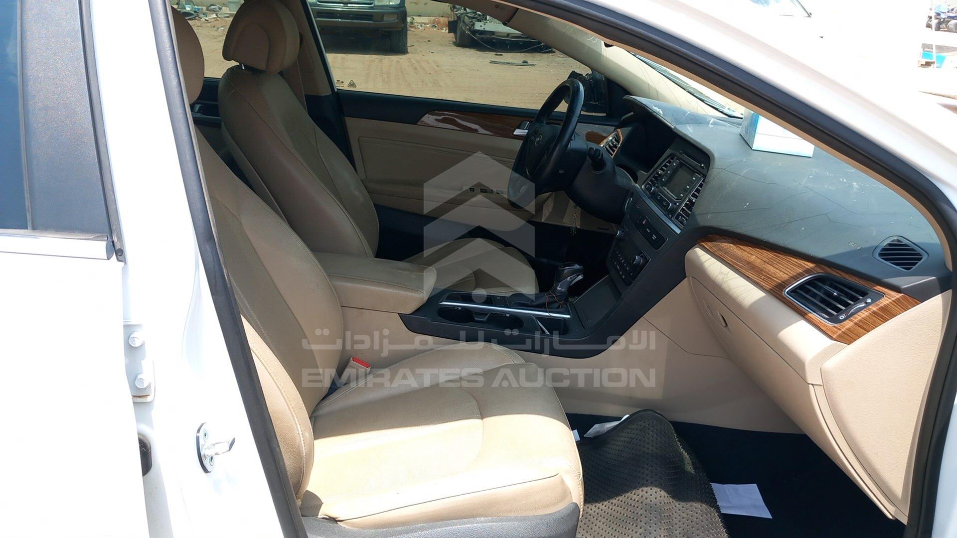 2015 HYUNDAI SONATA VIN: 5NPE34AF8FH208386
