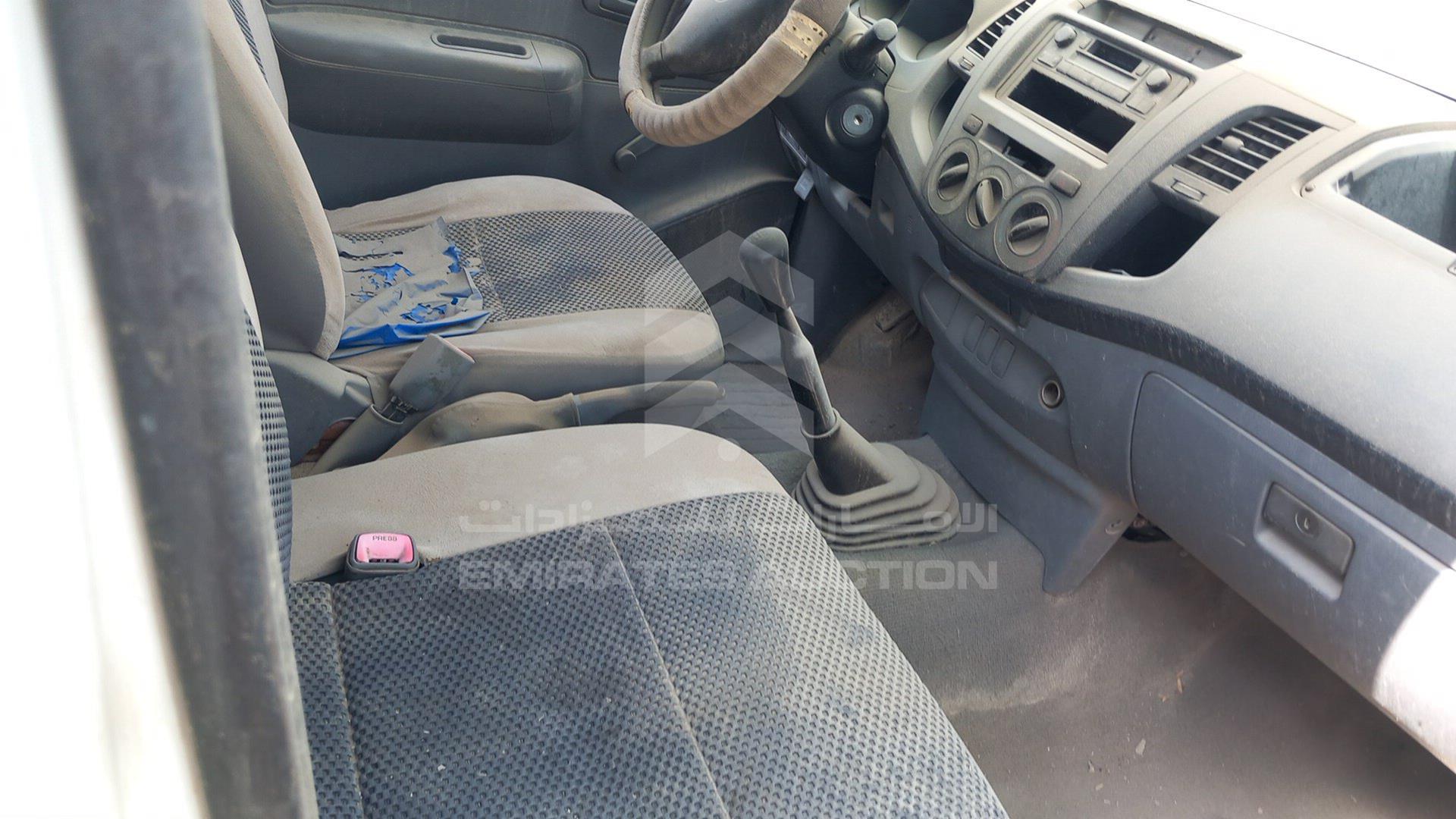 2008 TOYOTA HILUX VIN: MR0EX12G182307468