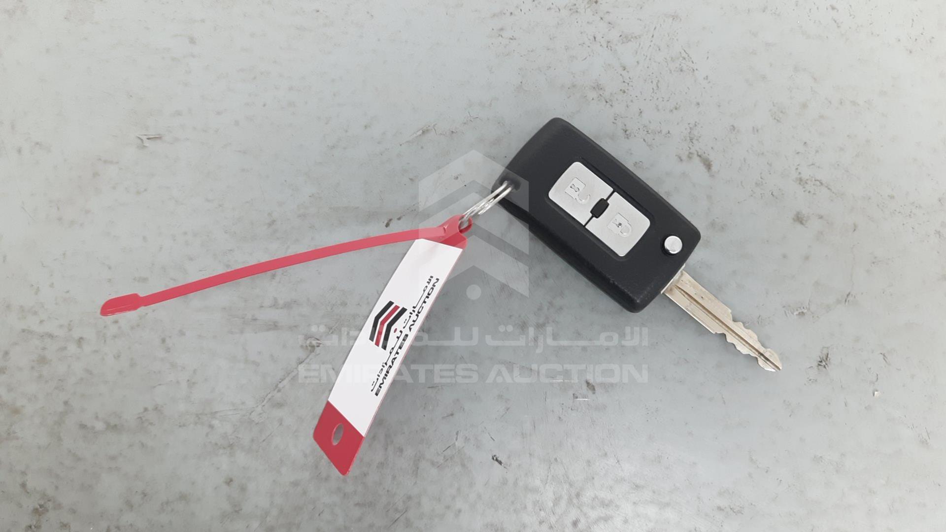 2017 MITSUBISHI PAJERO VIN: JE4MR62N3HJ705986
