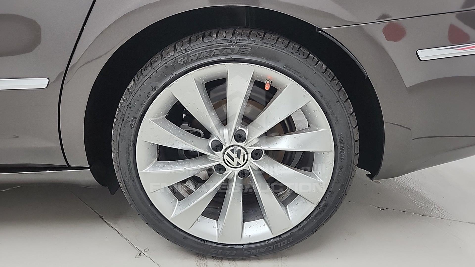 2015 VOLKSWAGEN PASSAT VIN: WVWAP2AN3FE801684