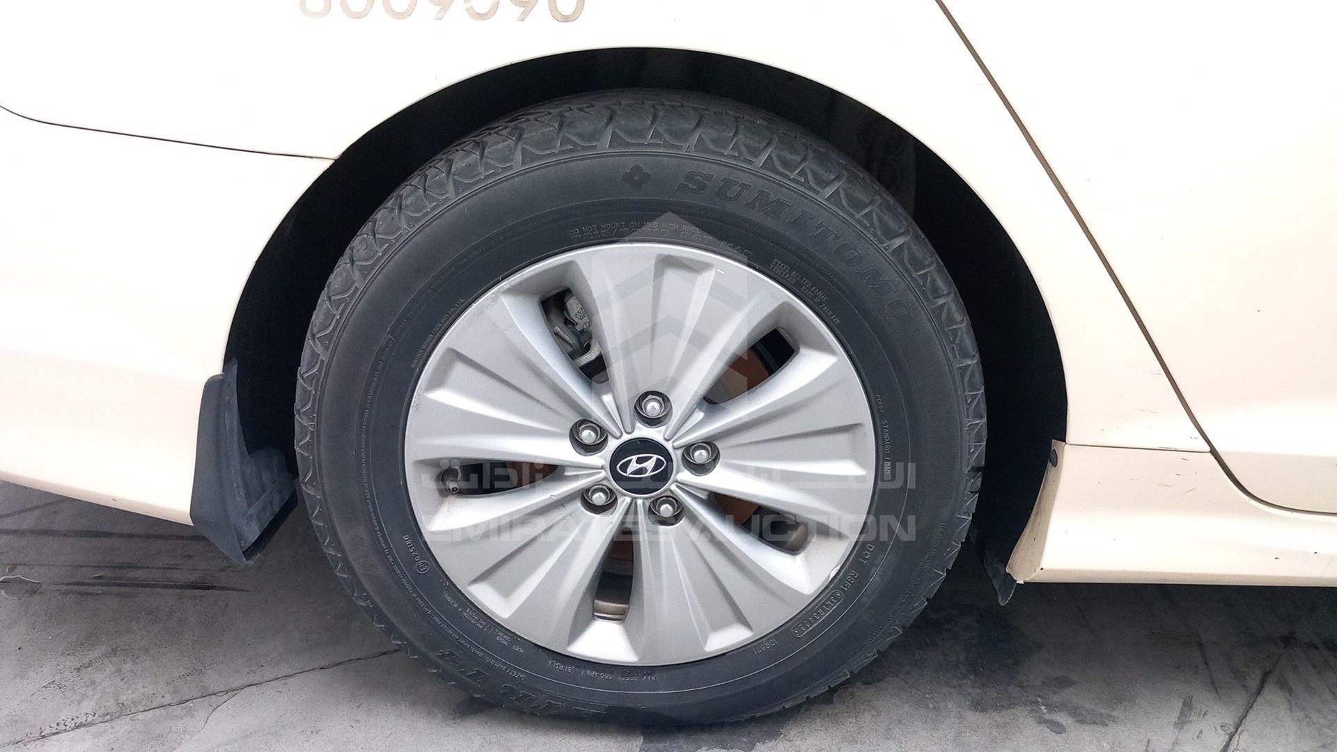2019 HYUNDAI SONATA HYBRID VIN: KMHE24139KA093092