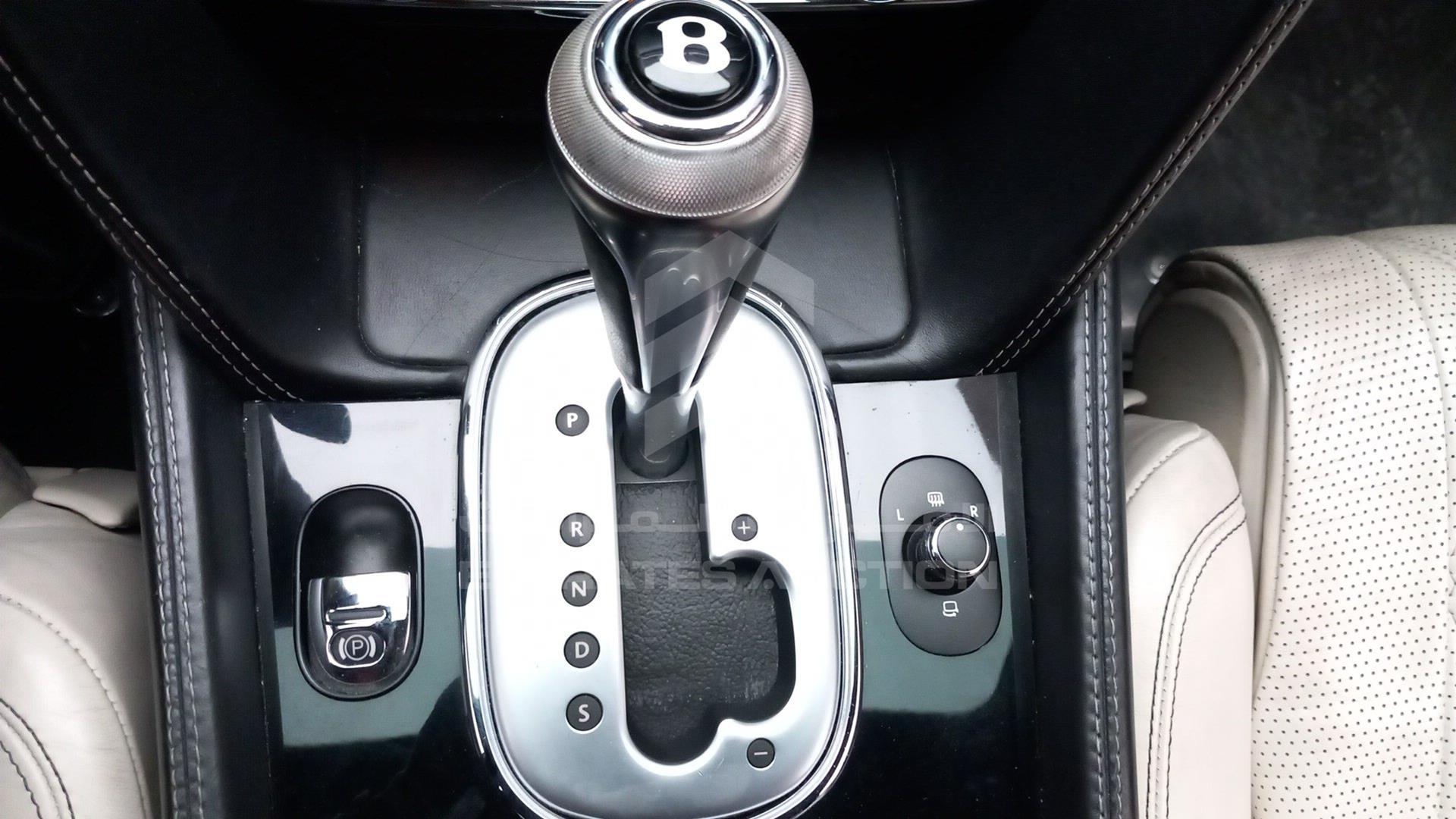 2014 BENTLEY FLYING SPUR VIN: SCBEA5ZA8EC091765