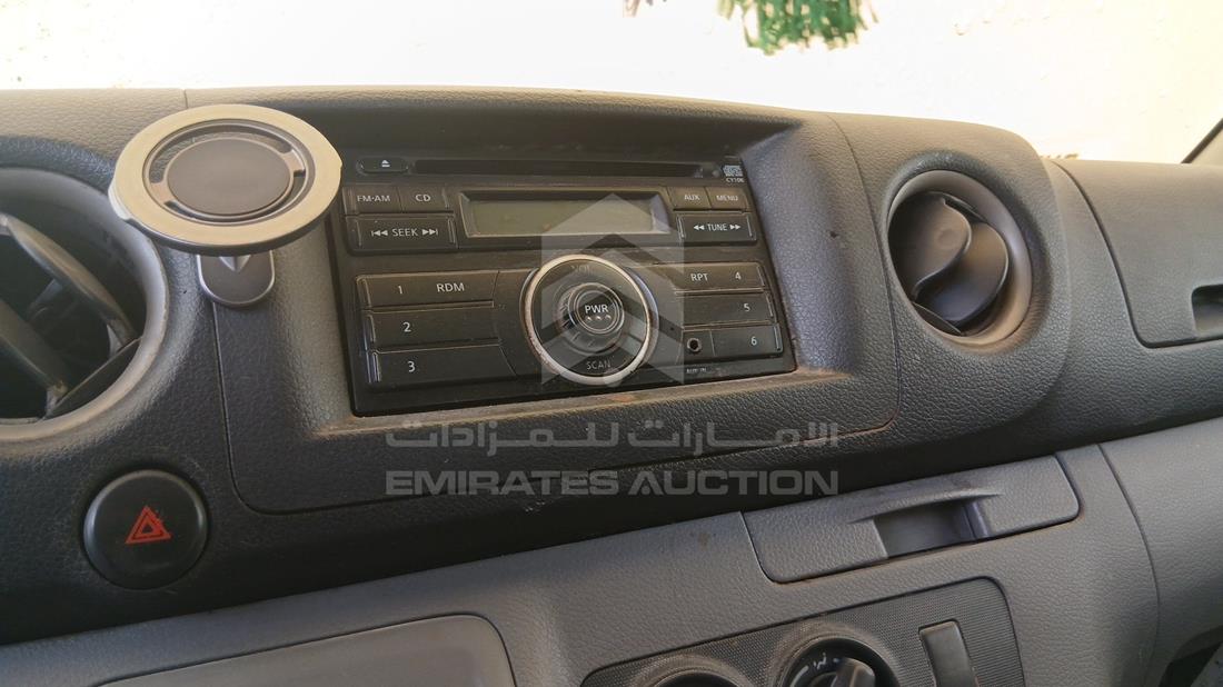 نيسان إن في 350 2015 — نظم الترفيه وكاميرا المراقبة والملاحة — صورة 15