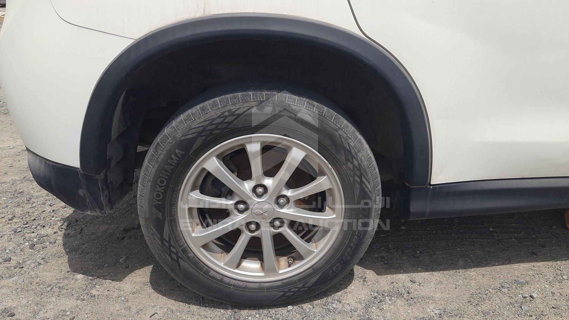 2017 MITSUBISHI ASX VIN: JE4LP21U5HZ703144