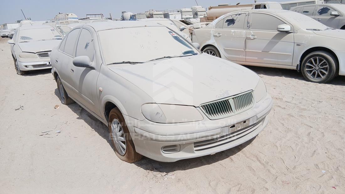 نيسان صني 2001 — الزاوية الأمامية اليمنى — صورة 9