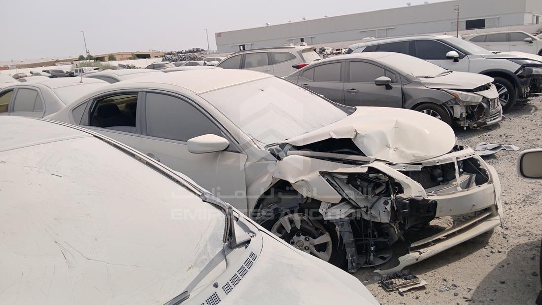 نيسان التيما 2015 — الزاوية الأمامية اليمنى — صورة 9
