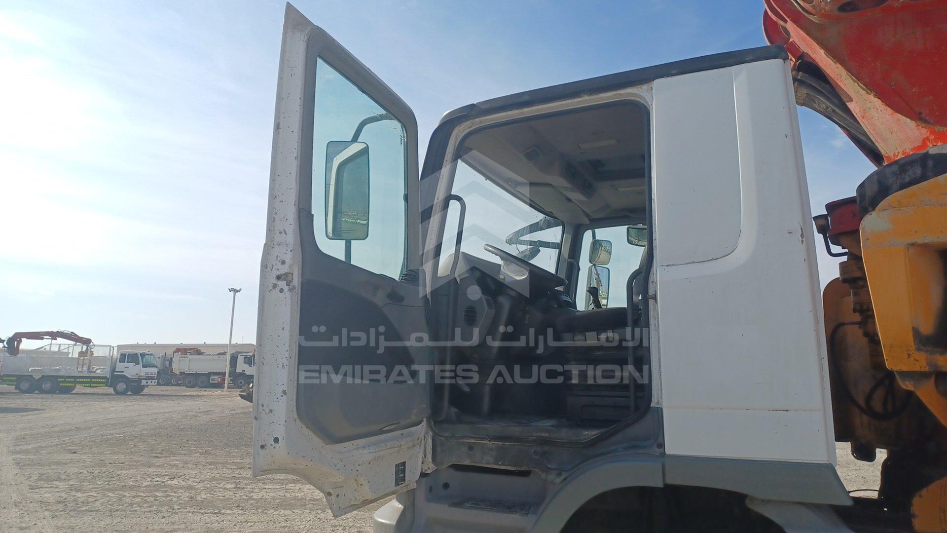 2011 MERCEDES ACTROS VIN: WDAKHCAA0BL590781