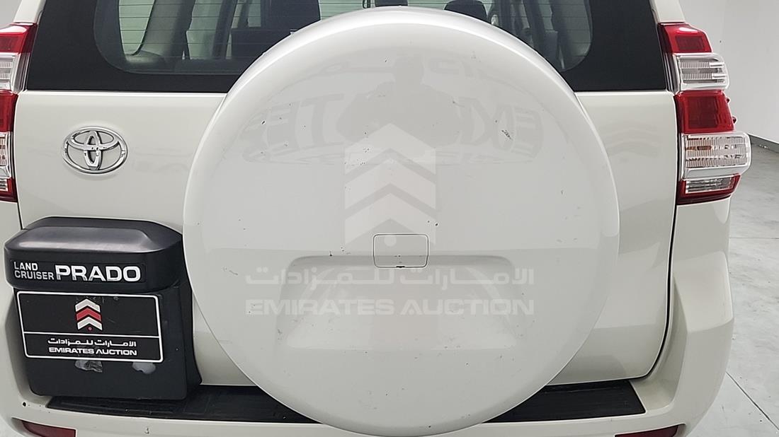تويوتا برادو 2014 — الإطار الاحتياطي — صورة 21