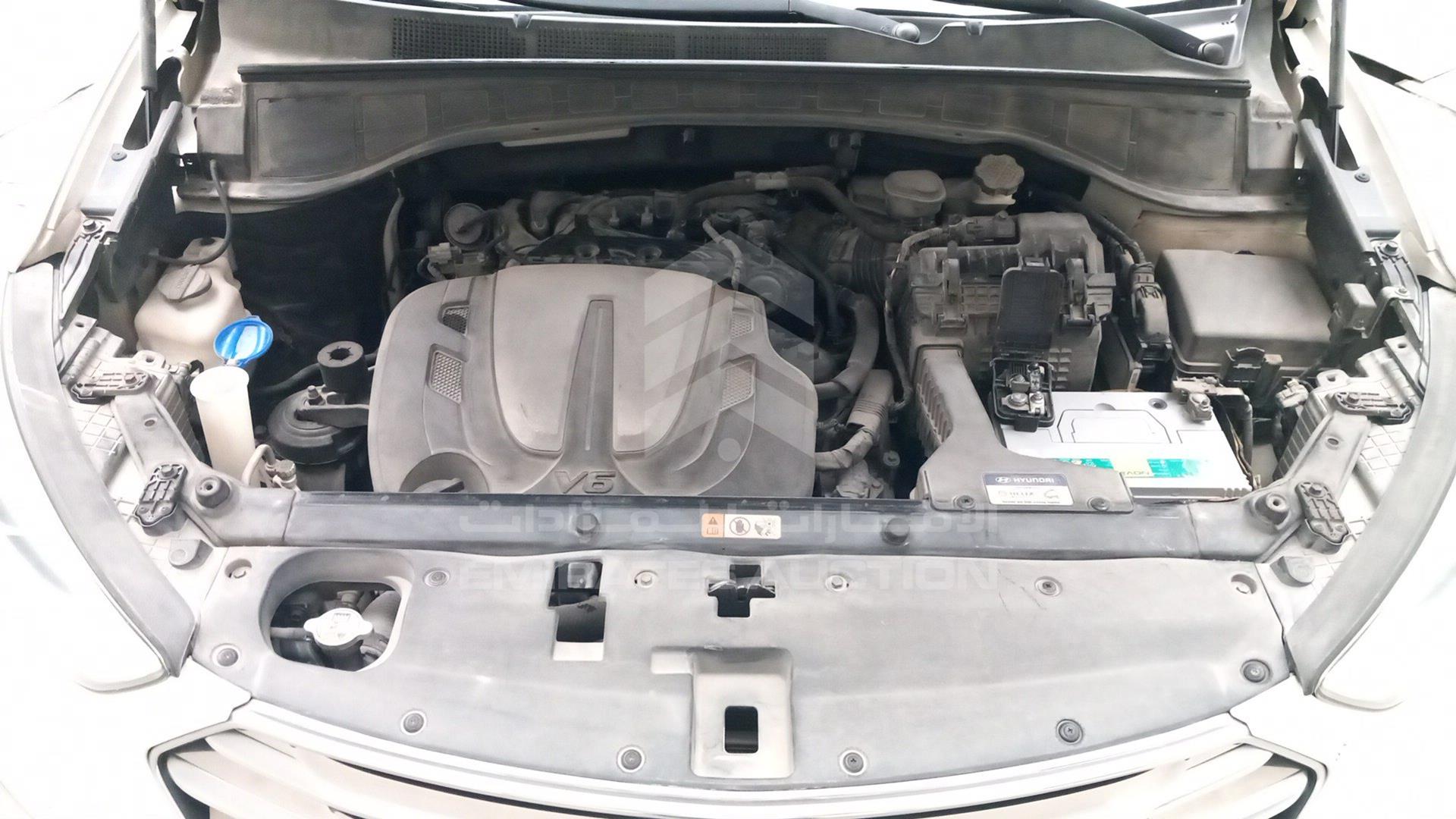 2014 HYUNDAI SANTA FE VIN: KMHSM81E6EU050192