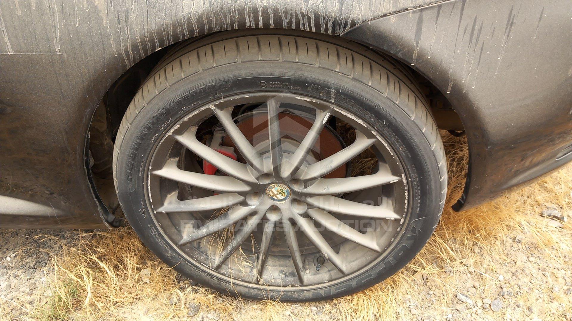 0 ALFA ROMEO ALFA GT VIN: ZAR93700005242803