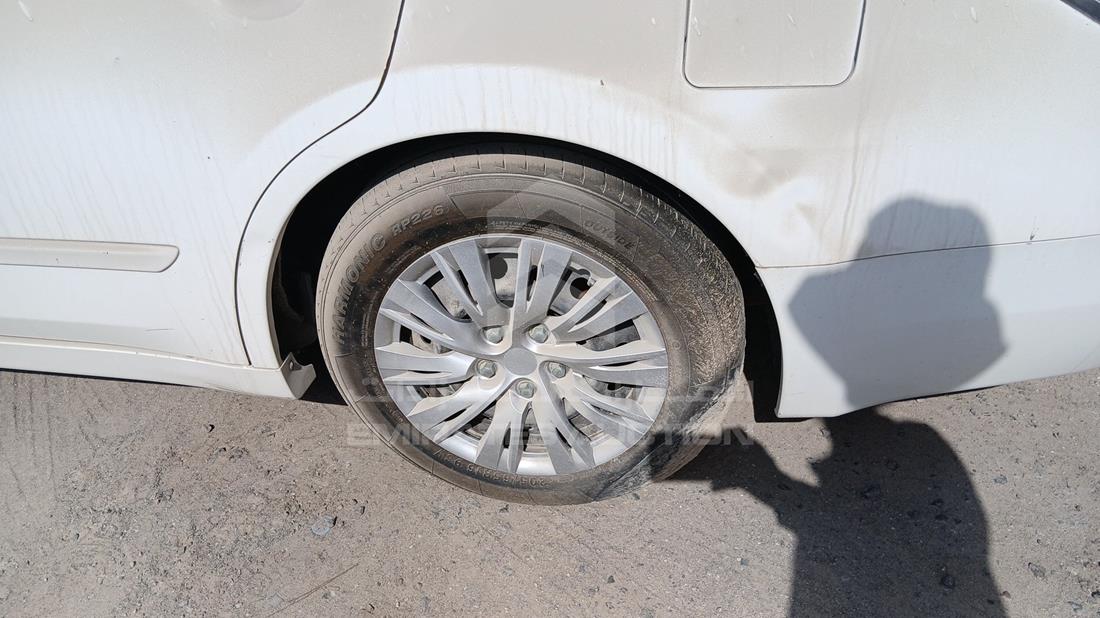 نيسان التيما 2011 — الإطار الخلفي الأيسر — صورة 32