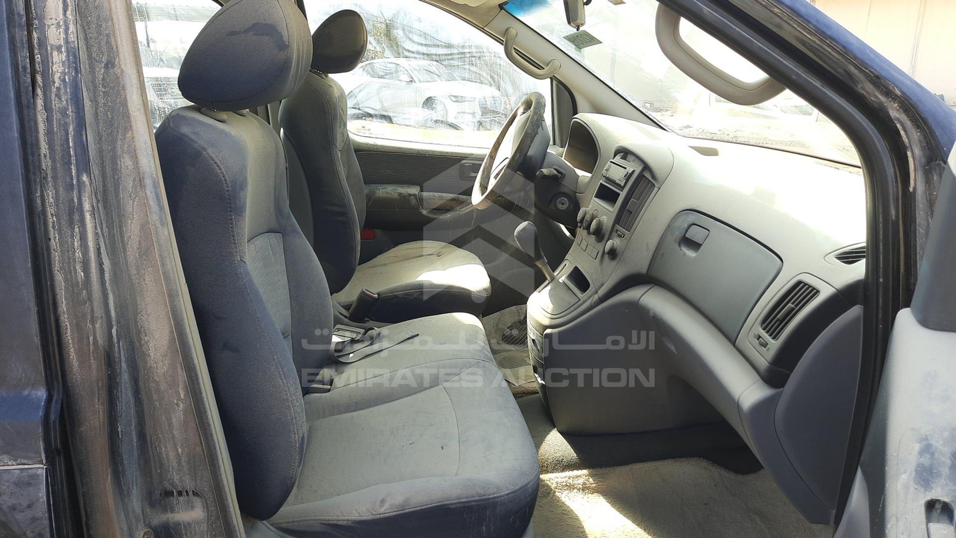 2011 HYUNDAI H1 VIN: KMJWA37R5BU239921