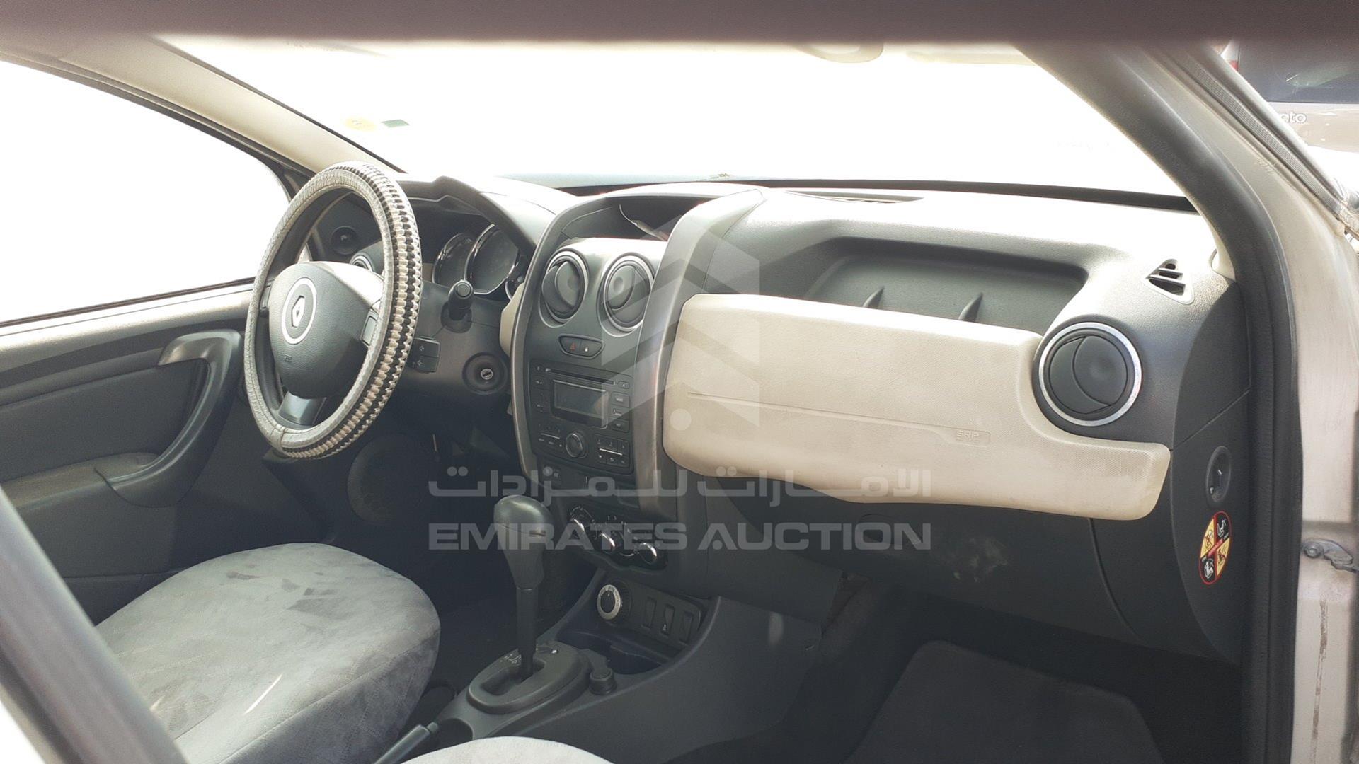 2017 RENAULT DUSTER VIN: VF1HSRGJ4HA500179