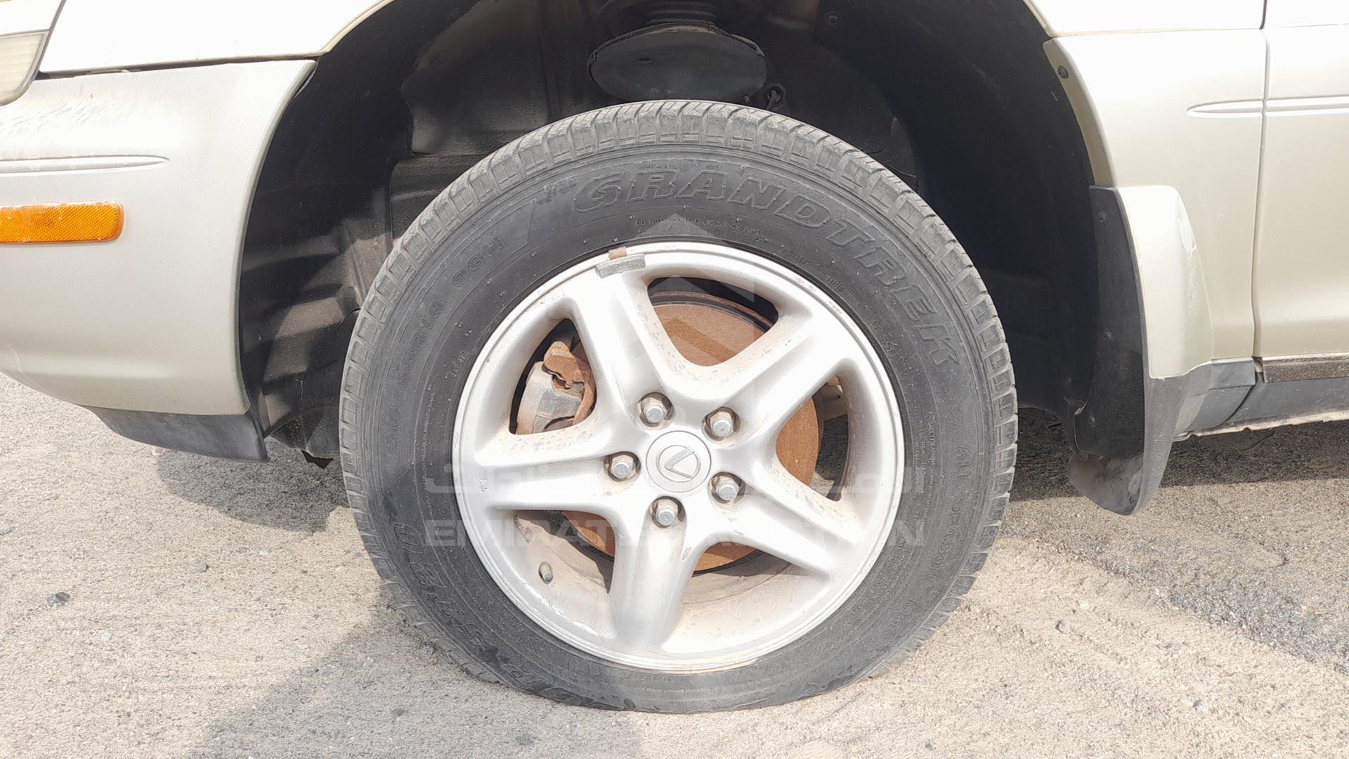 1999 LEXUS RX 300 VIN: JT6GF10U8X0037692